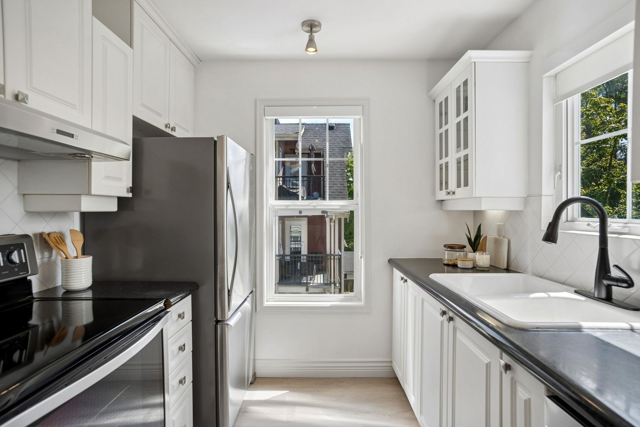 305 962 W 16TH AVENUE Unit: 305