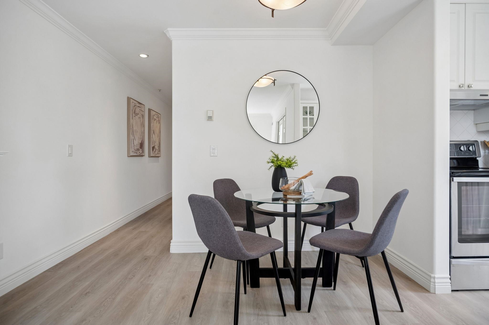 305 962 W 16TH AVENUE Unit: 305