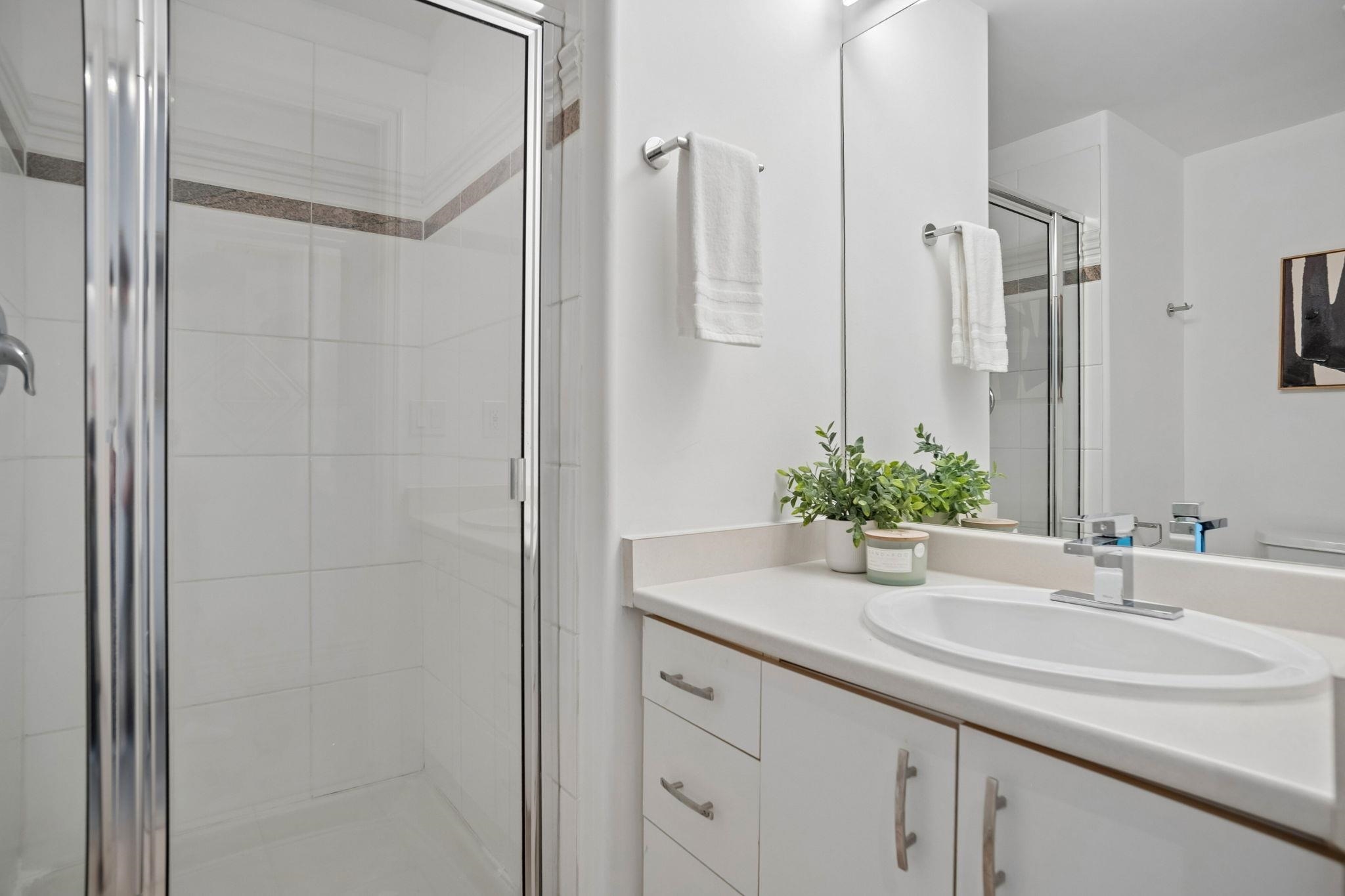 305 962 W 16TH AVENUE Unit: 305