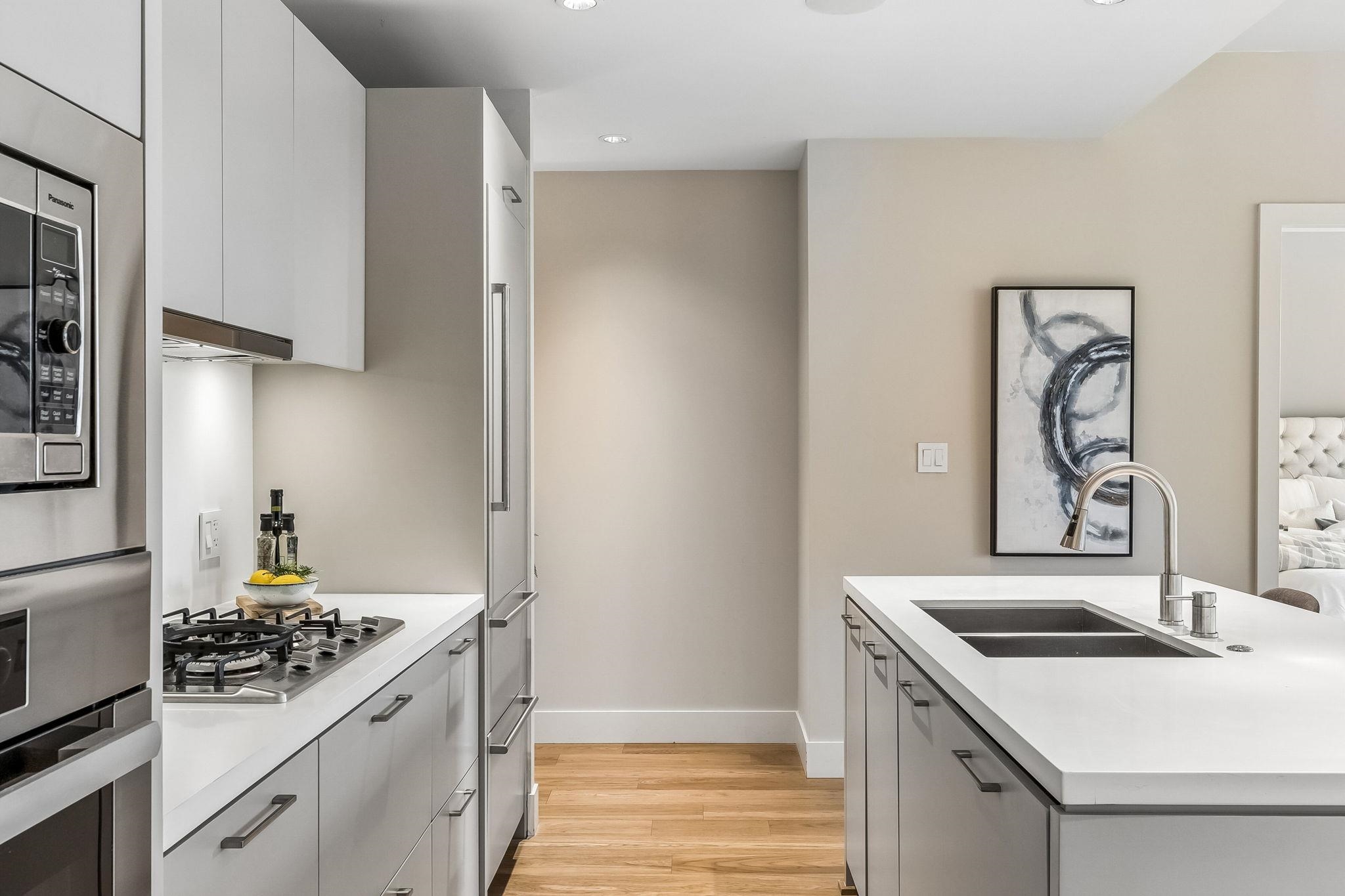 204 866 ARTHUR ERICKSON PLACE Unit: 204
