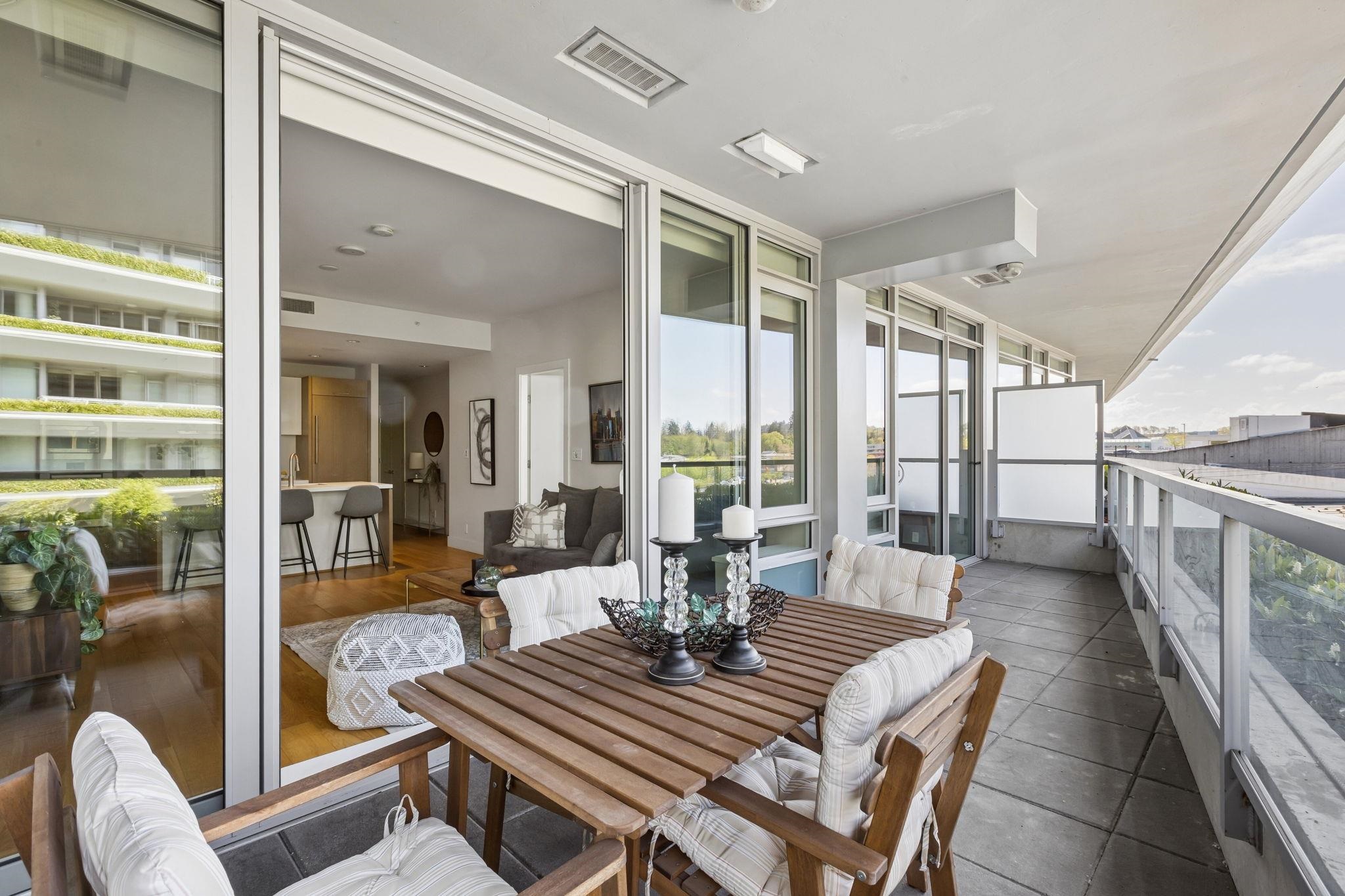 204 866 ARTHUR ERICKSON PLACE Unit: 204