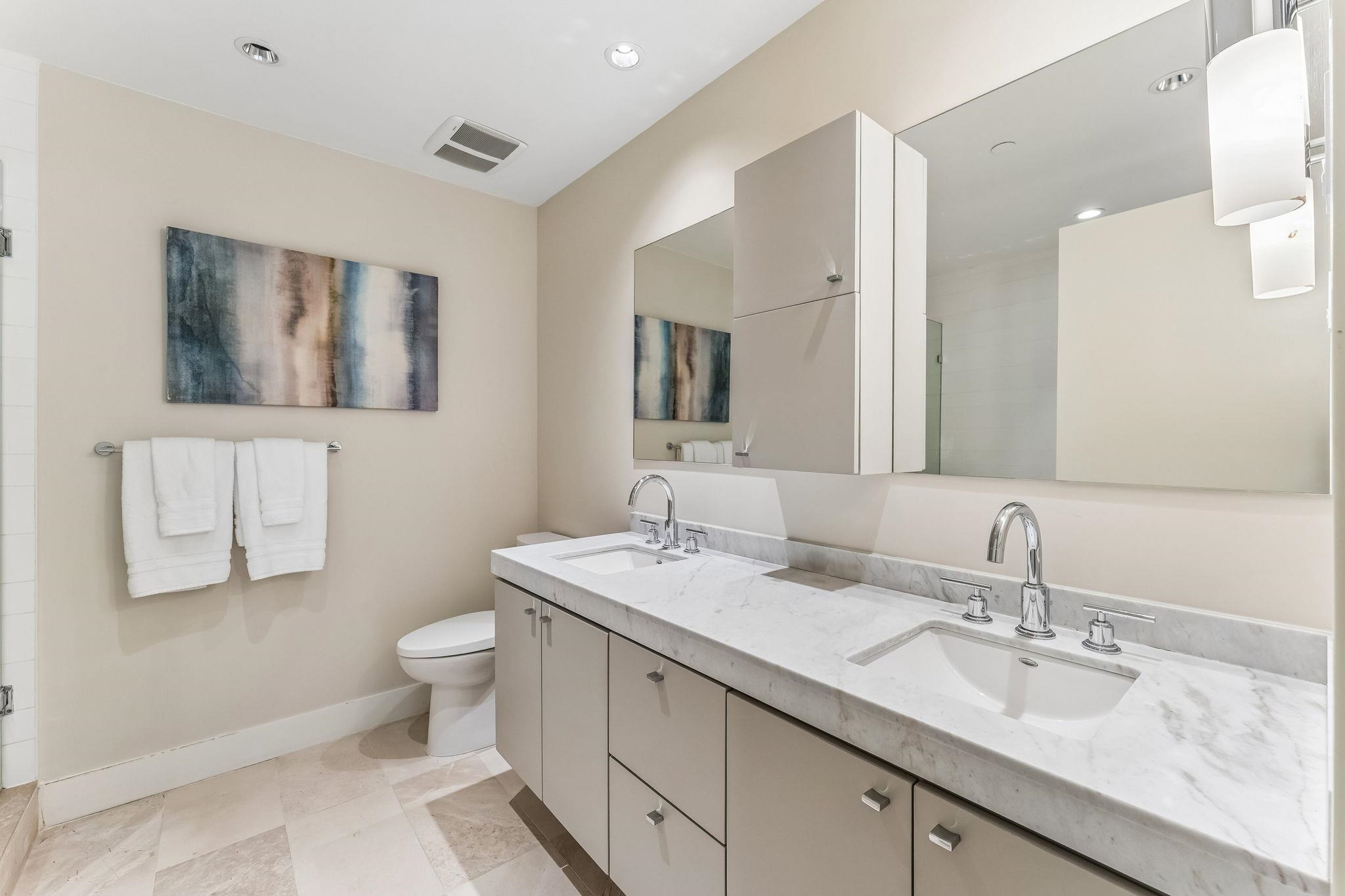 204 866 ARTHUR ERICKSON PLACE Unit: 204