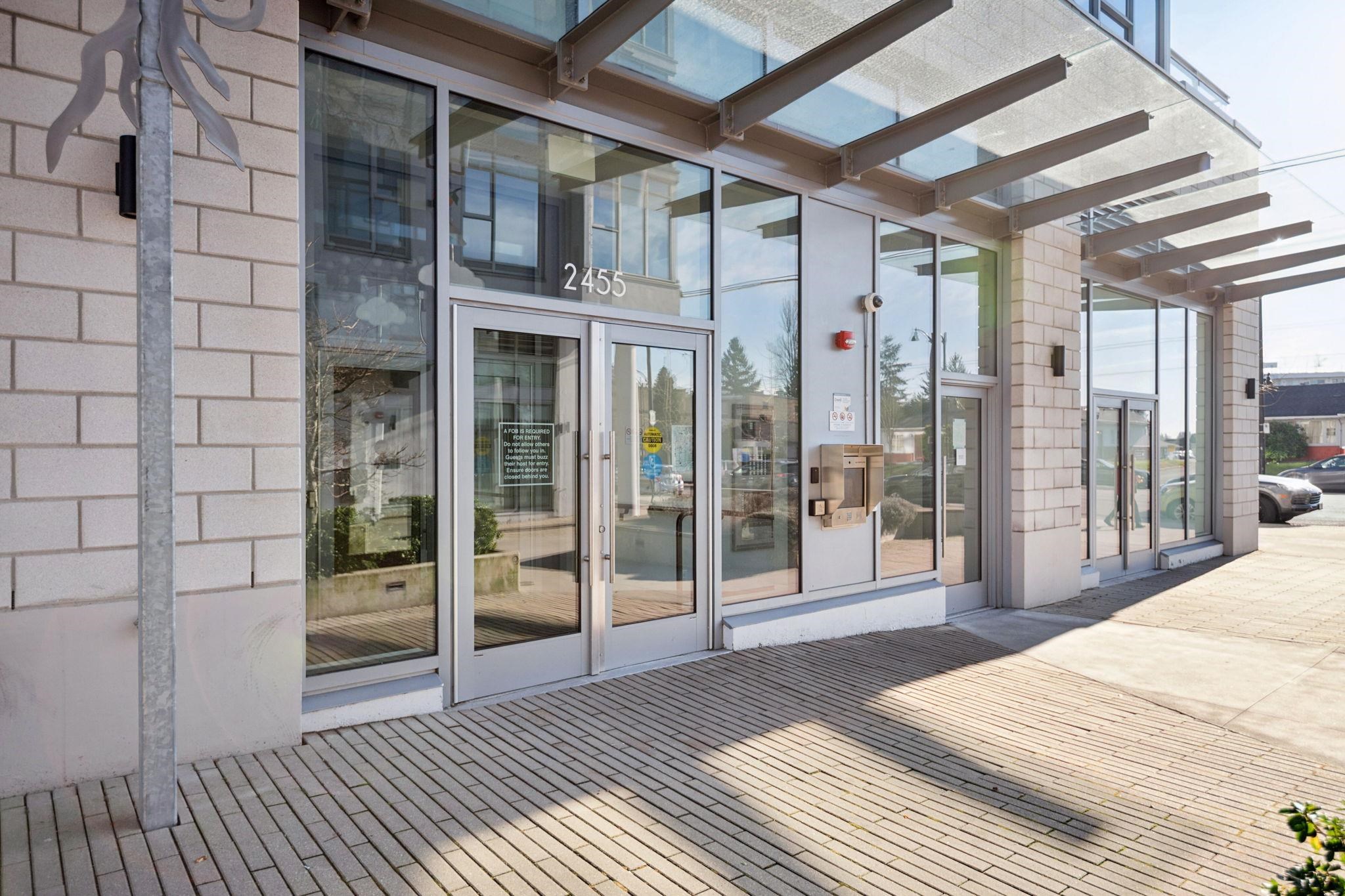 302 2455 KINGSWAY Unit: 302