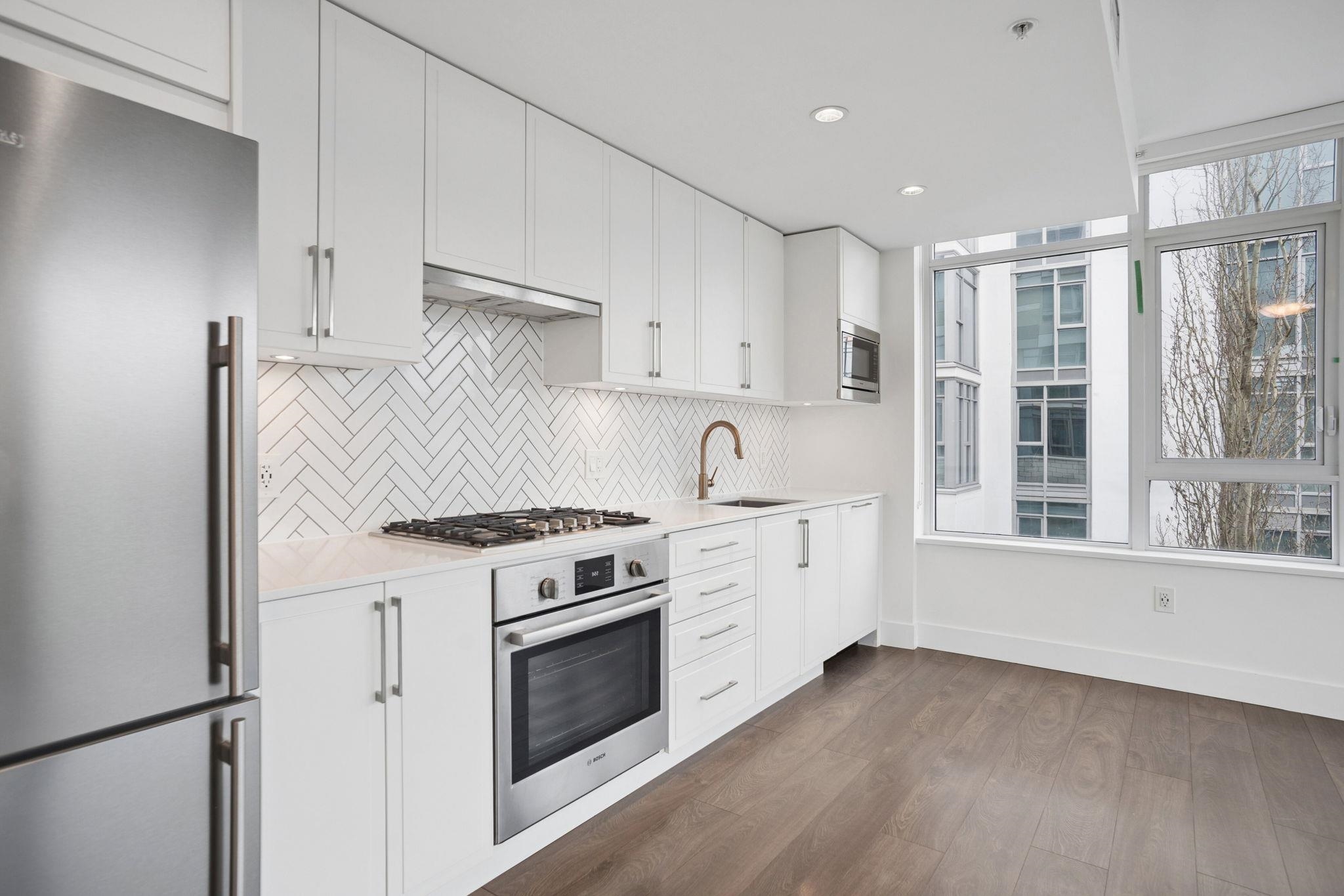302 2455 KINGSWAY Unit: 302