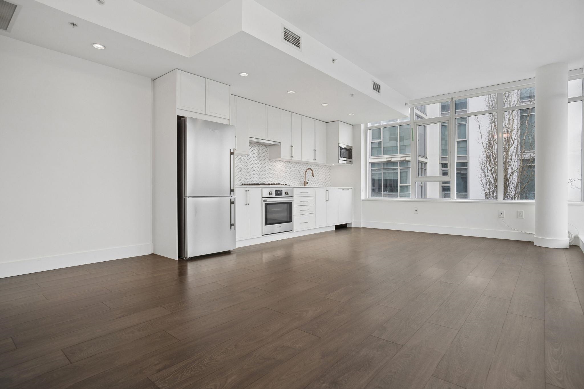 302 2455 KINGSWAY Unit: 302