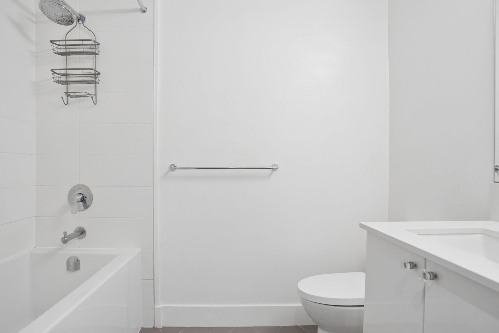 302 2455 KINGSWAY Unit: 302