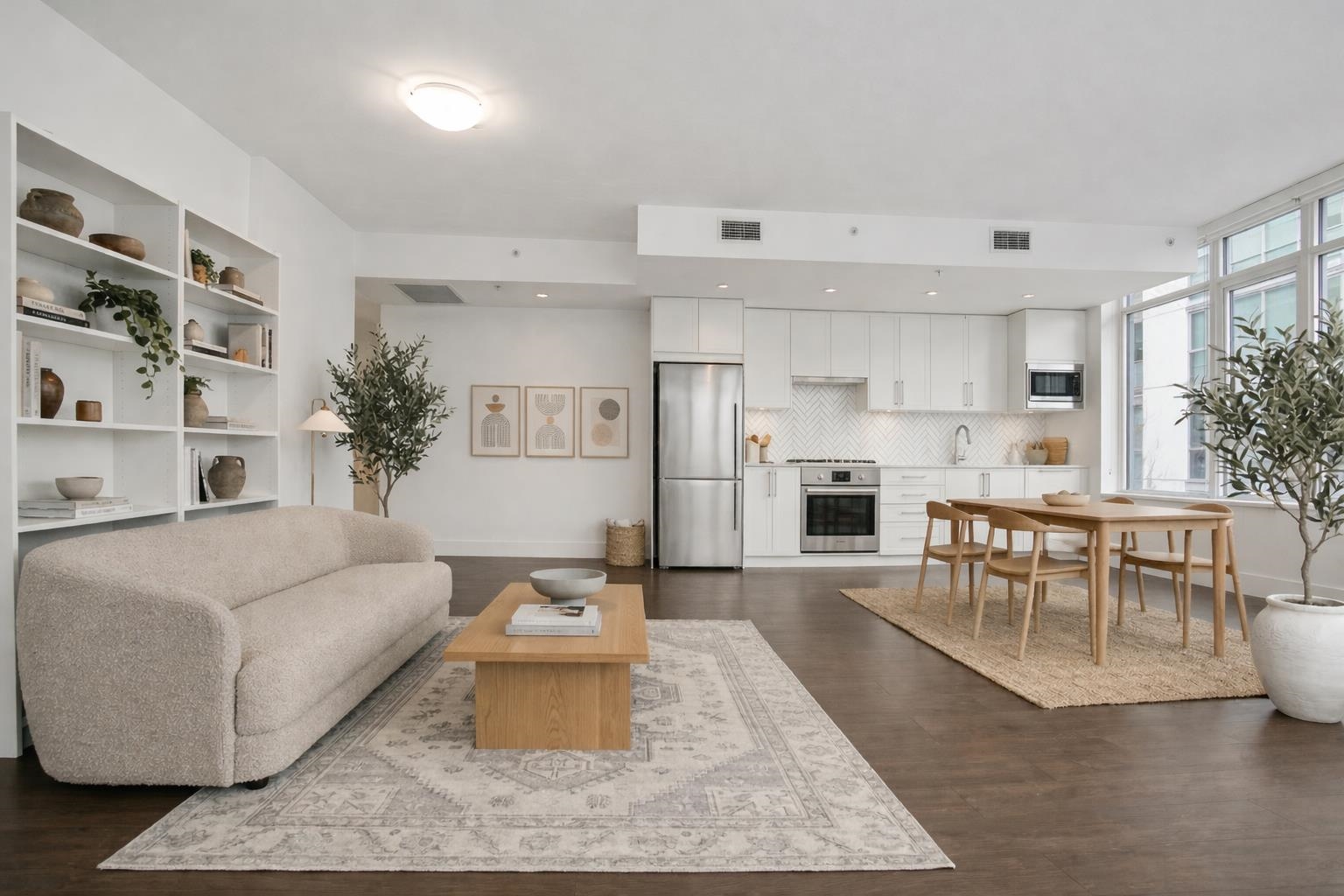 302 2455 KINGSWAY Unit: 302