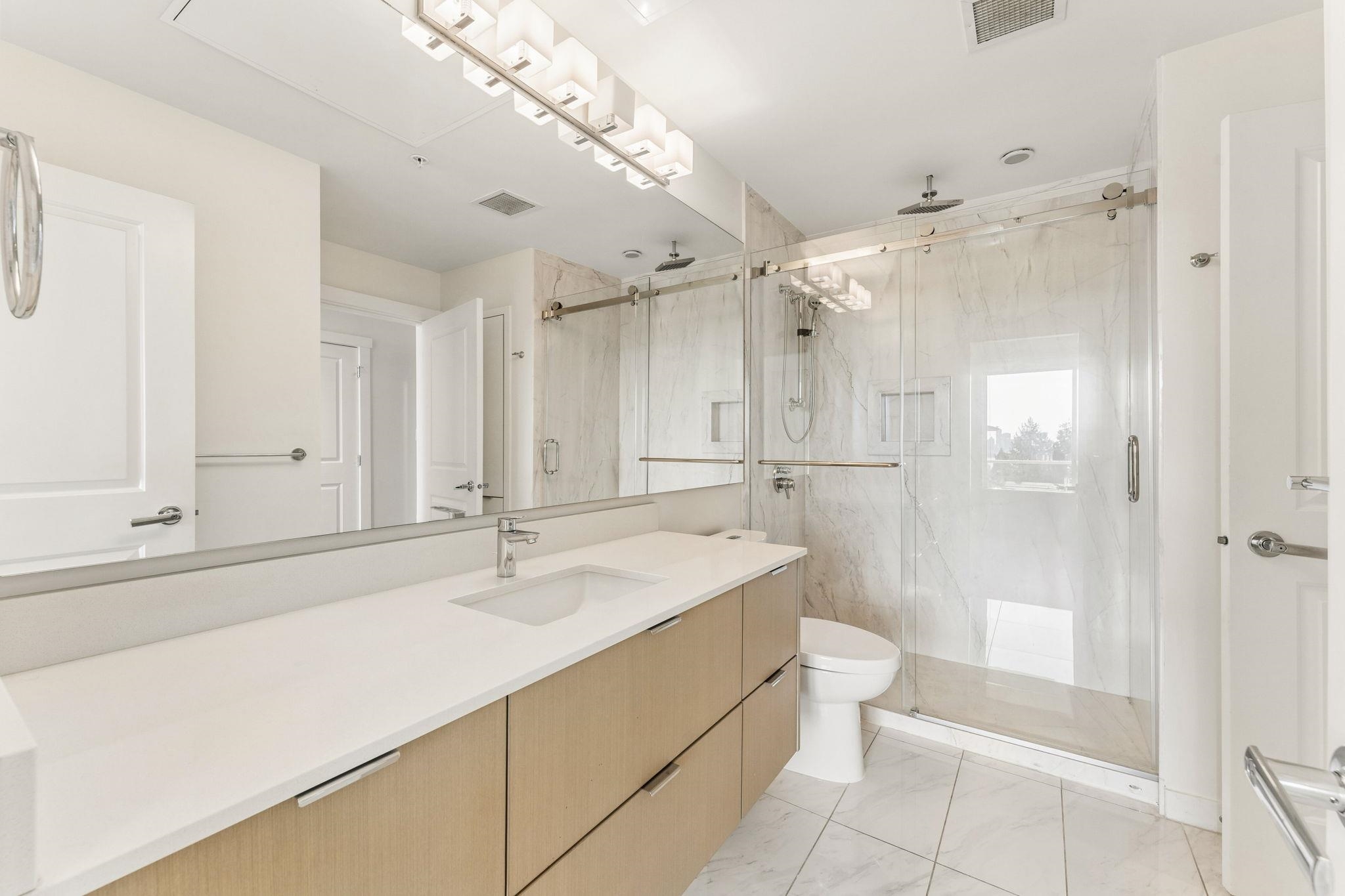 502 255 W 1ST STREET Unit: 502