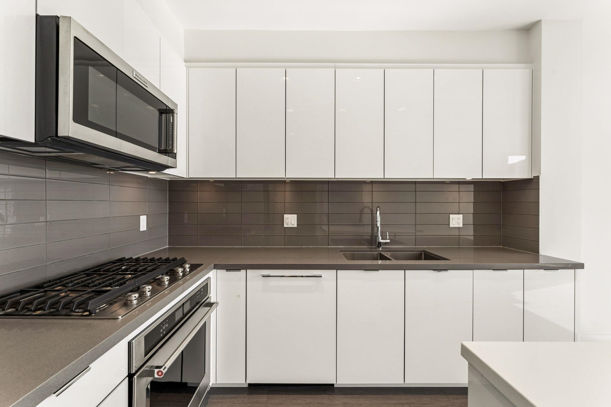 502 255 W 1ST STREET Unit: 502