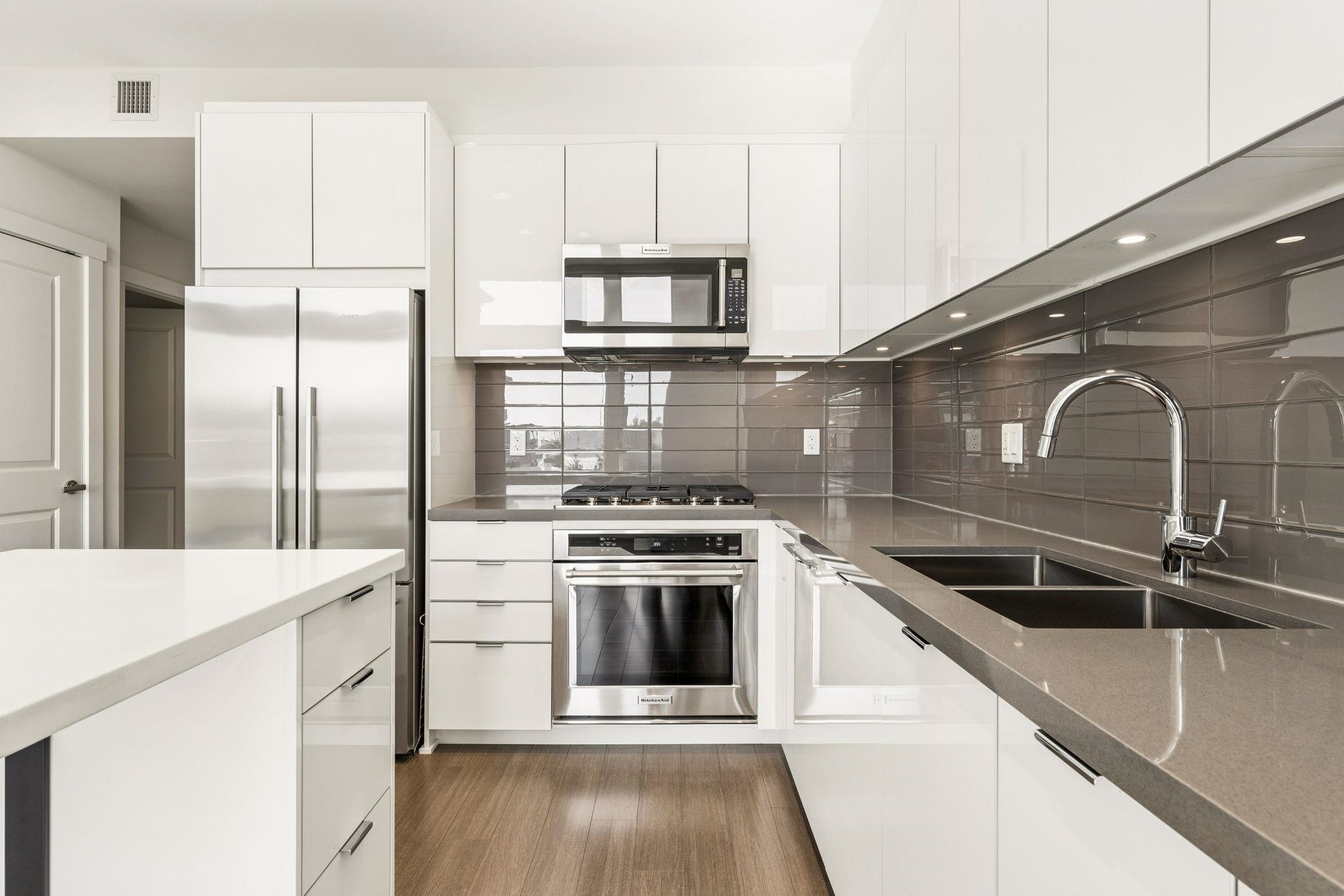 502 255 W 1ST STREET Unit: 502