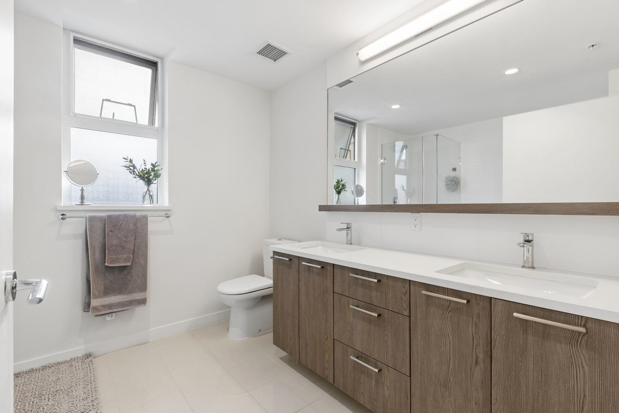 211 625 E 3RD STREET Unit: 211