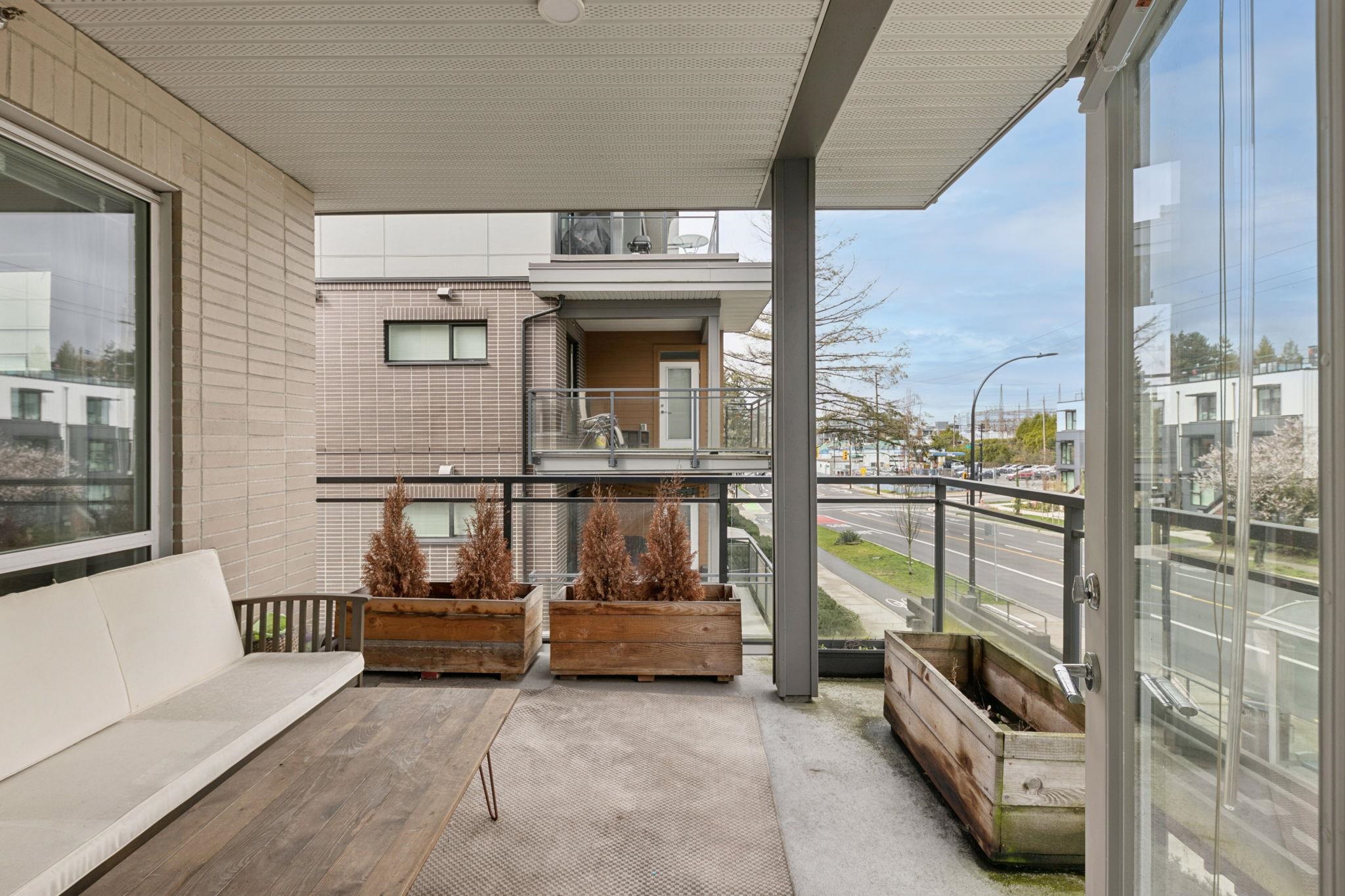 211 625 E 3RD STREET Unit: 211