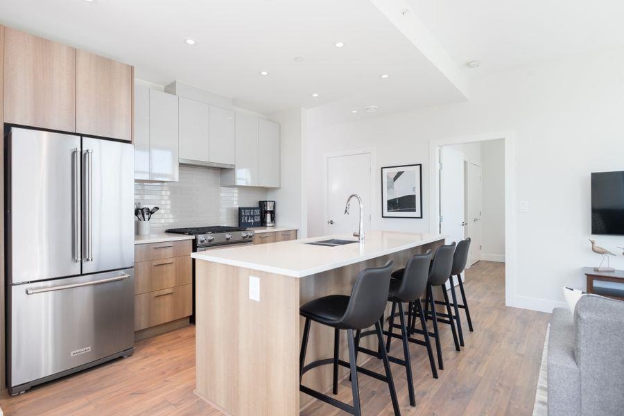 702 258 NELSON'S COURT Unit: 702