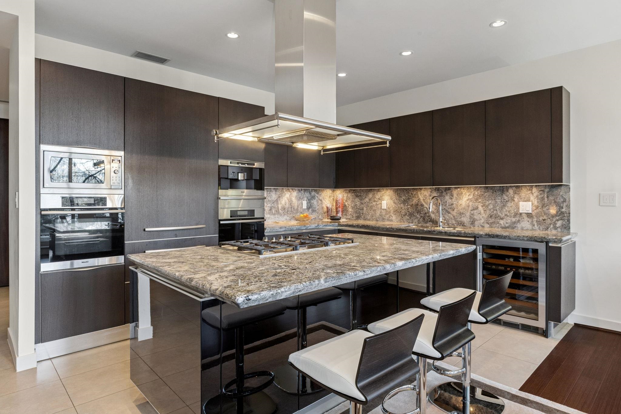 TH102 1139 W CORDOVA STREET Unit: TH102