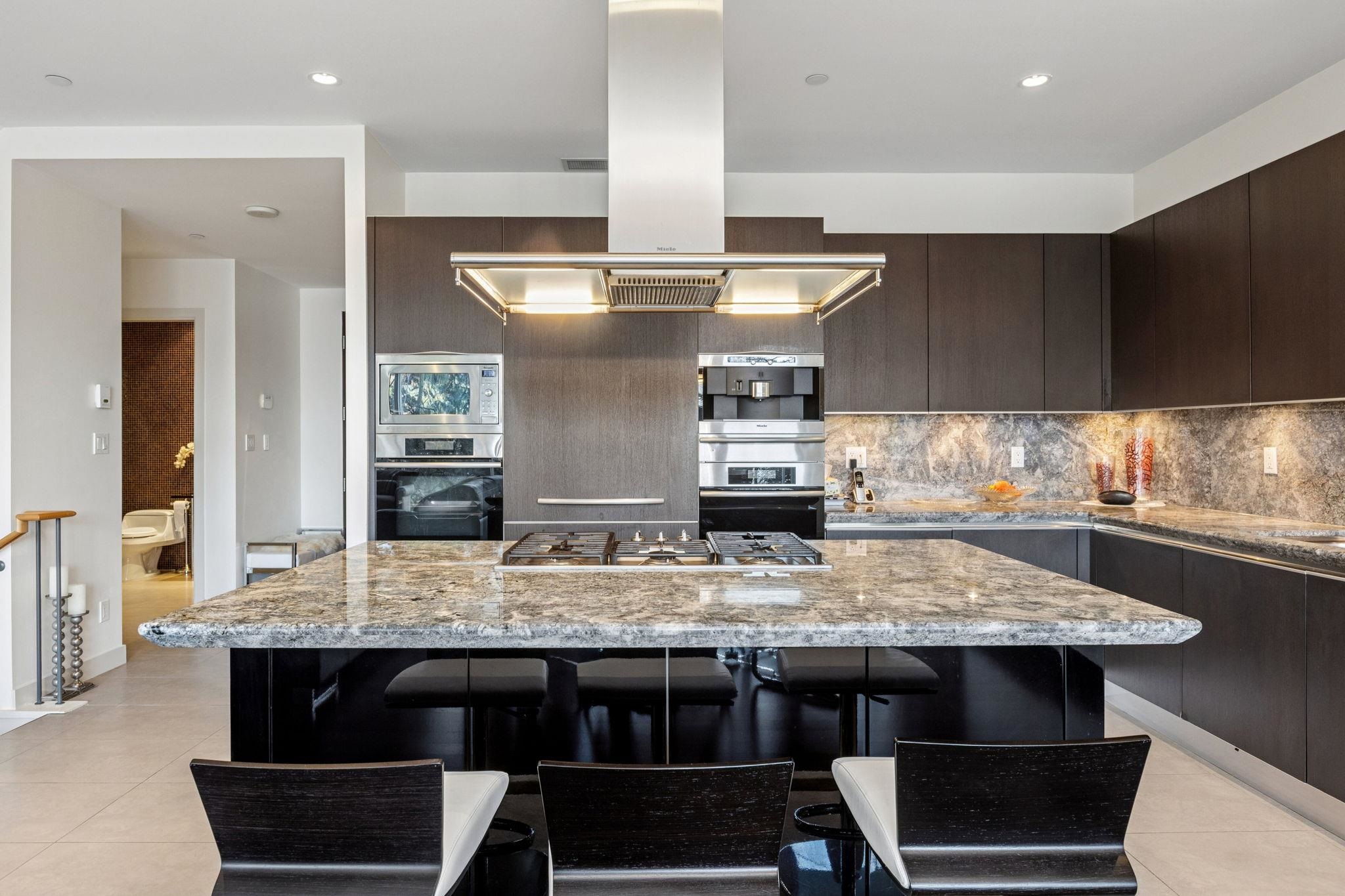 TH102 1139 W CORDOVA STREET Unit: TH102