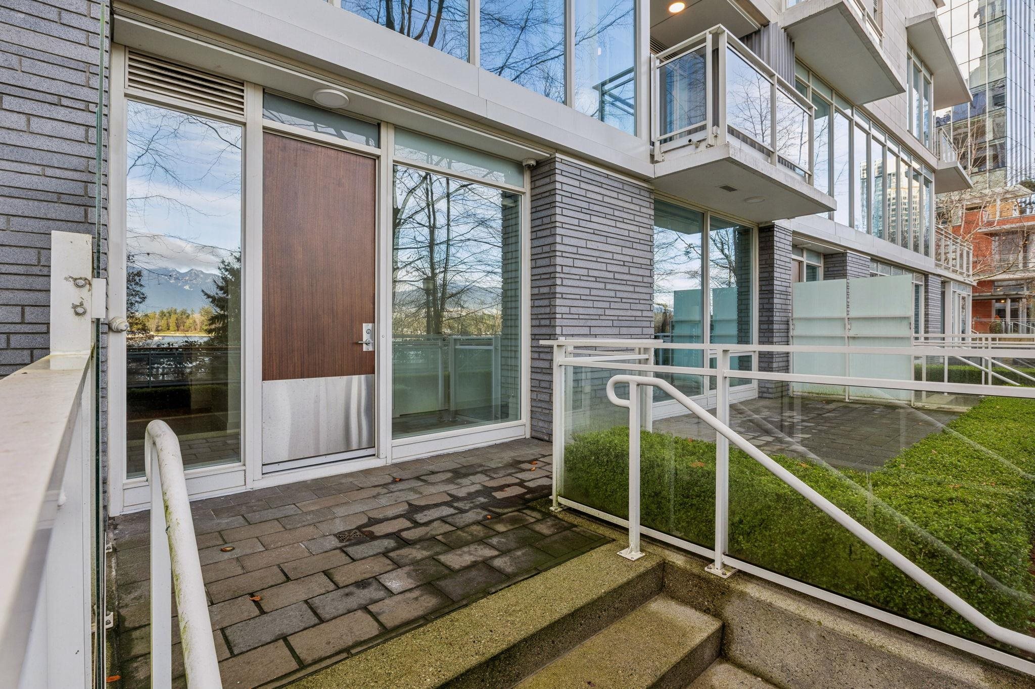 TH102 1139 W CORDOVA STREET Unit: TH102