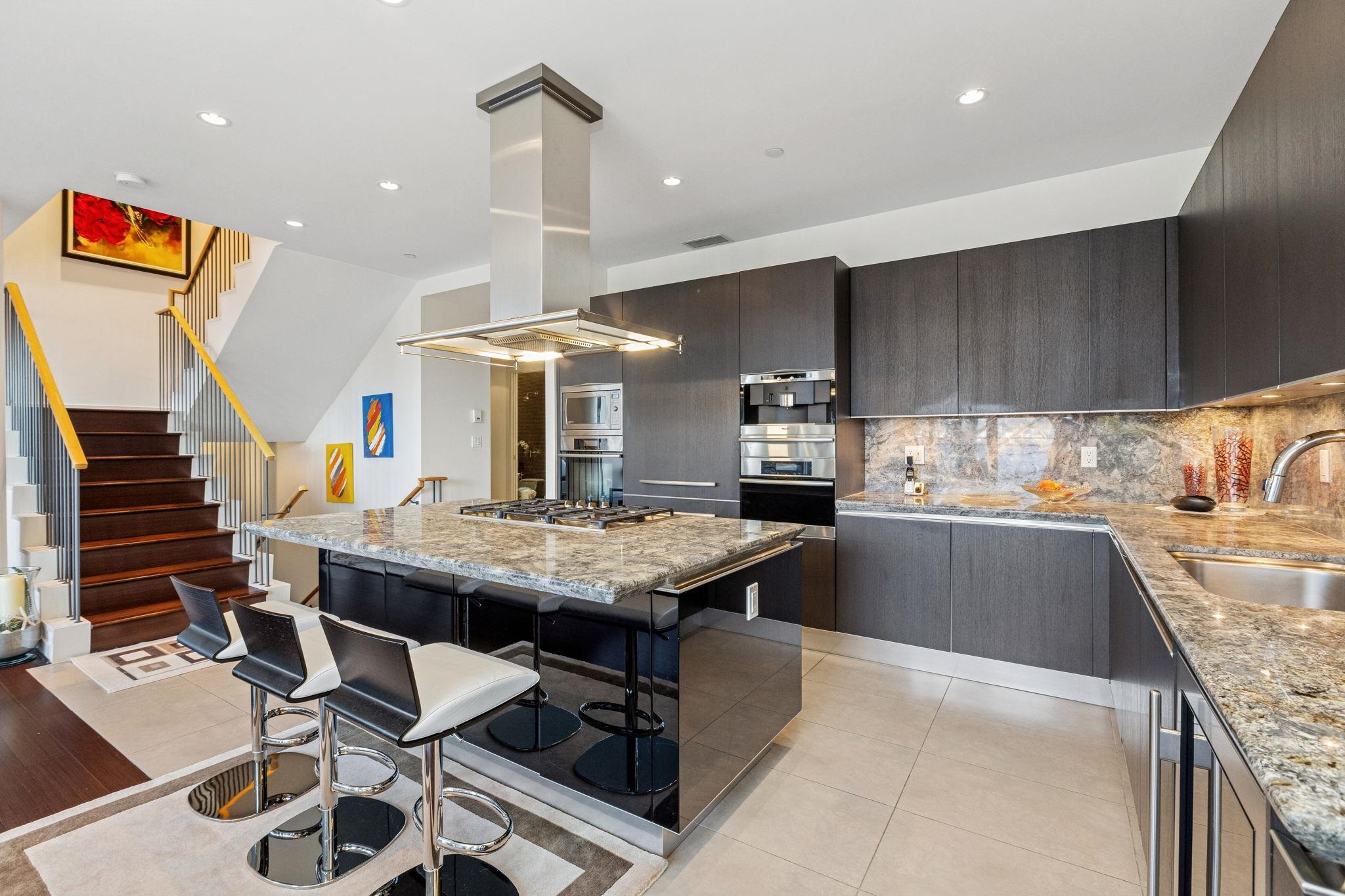 TH102 1139 W CORDOVA STREET Unit: TH102
