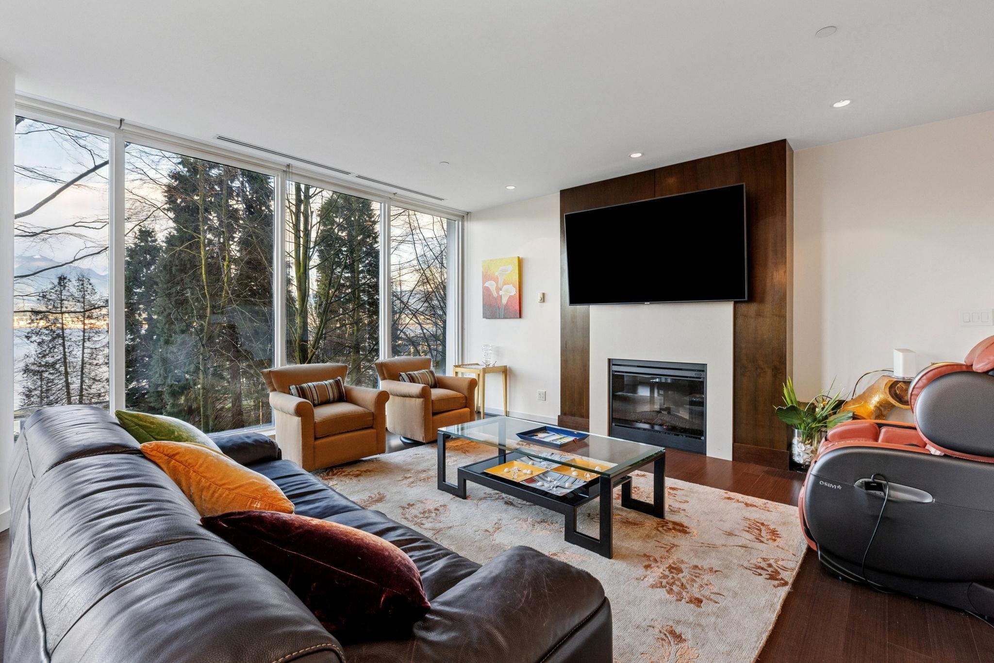 TH102 1139 W CORDOVA STREET Unit: TH102