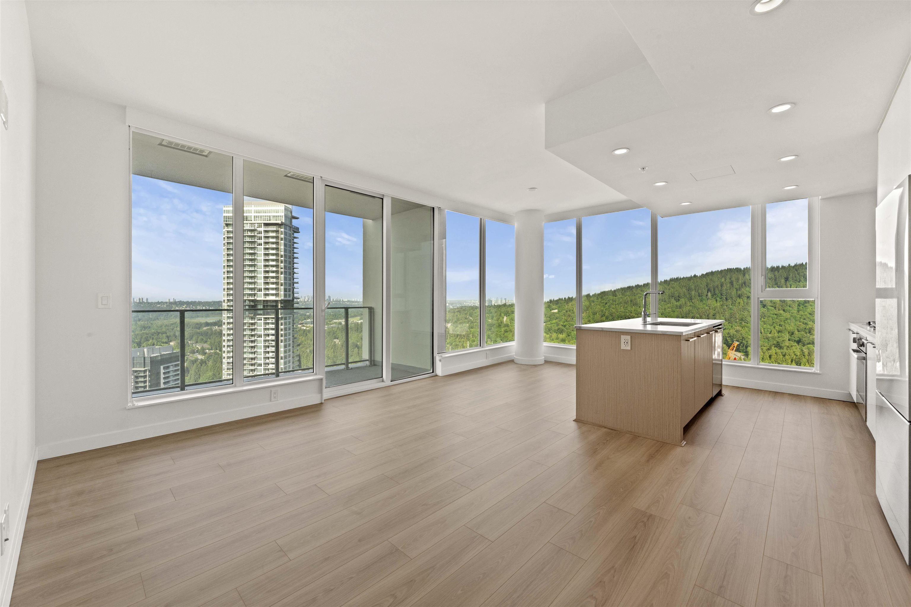 2901 567 CLARKE ROAD Unit: 2901