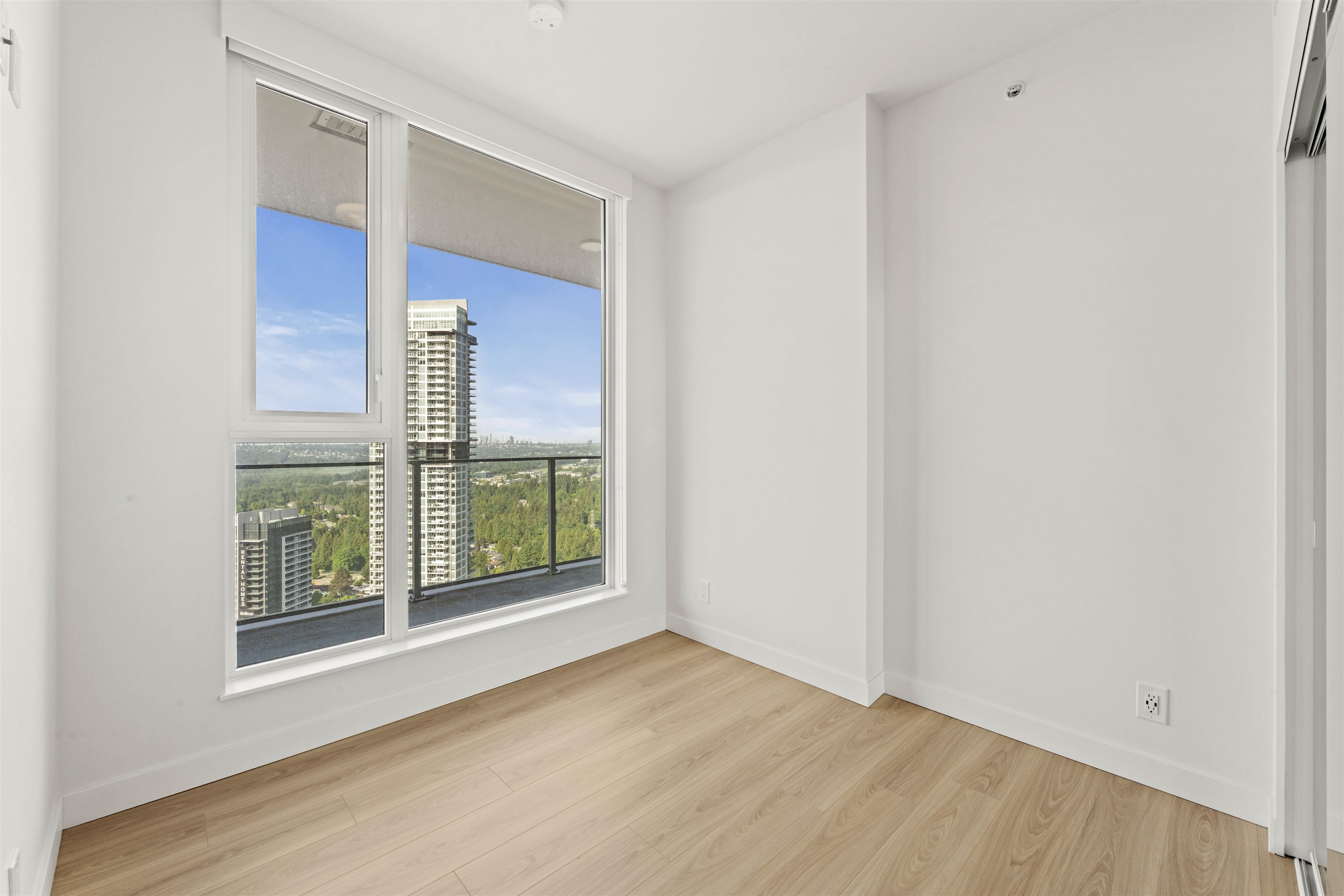 2901 567 CLARKE ROAD Unit: 2901