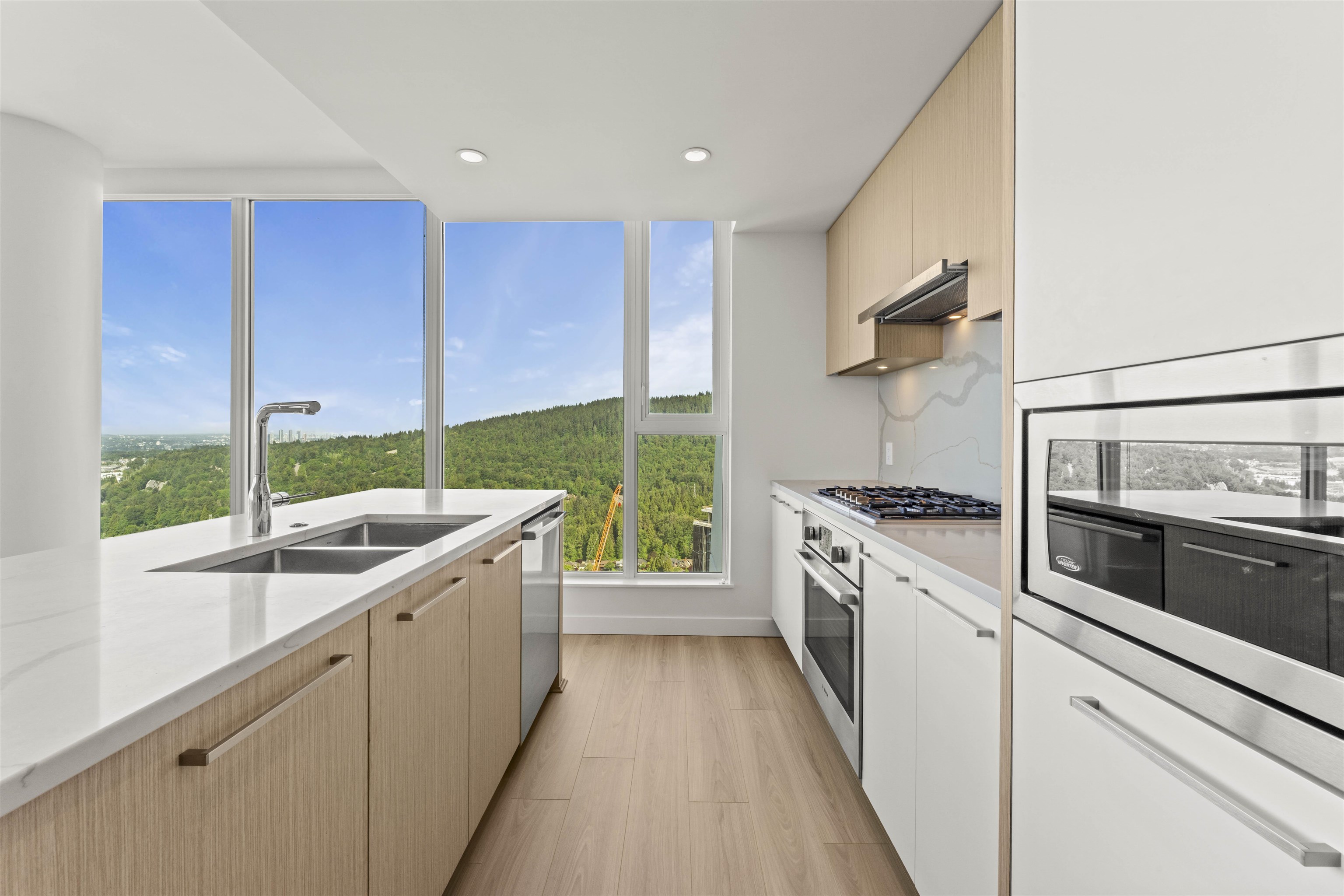 2901 567 CLARKE ROAD Unit: 2901