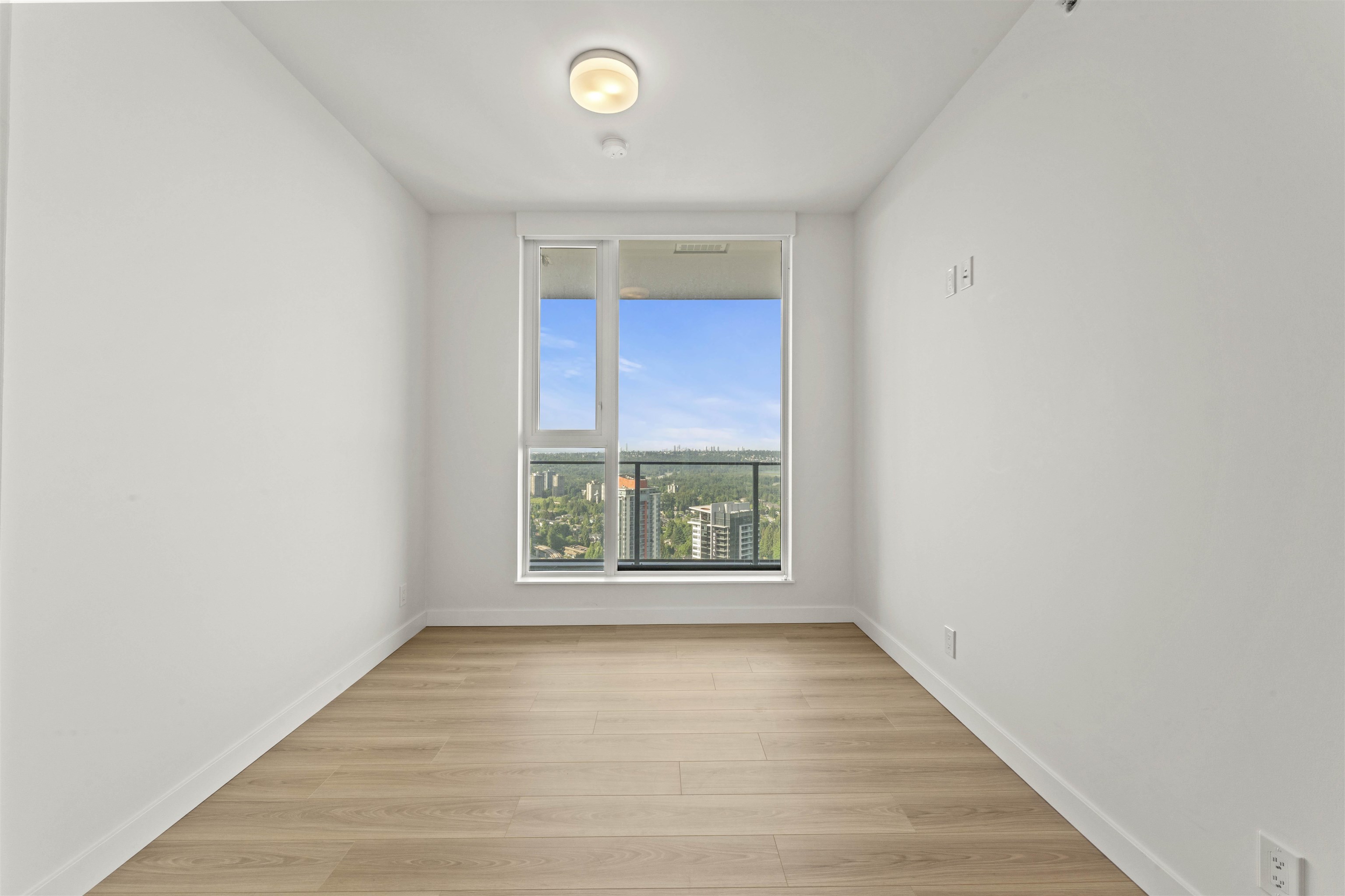 2901 567 CLARKE ROAD Unit: 2901