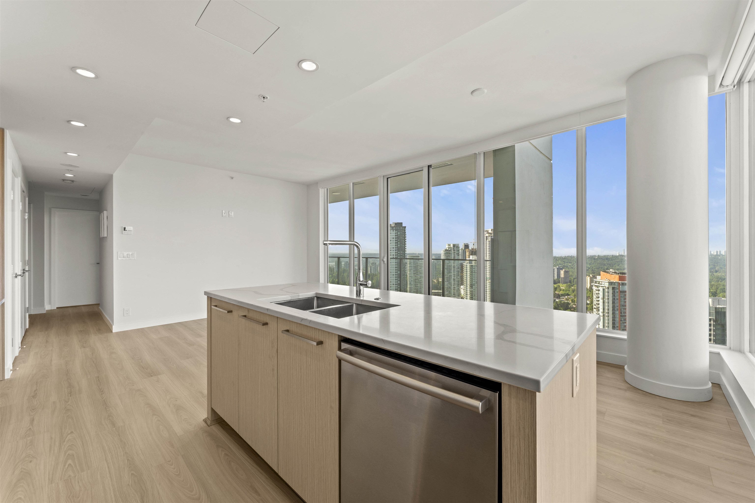 2901 567 CLARKE ROAD Unit: 2901