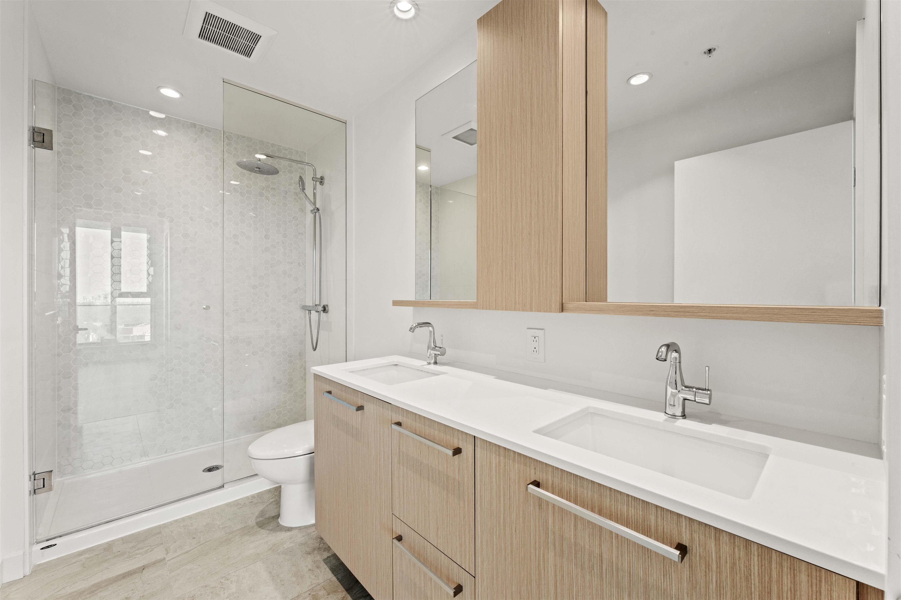 2901 567 CLARKE ROAD Unit: 2901