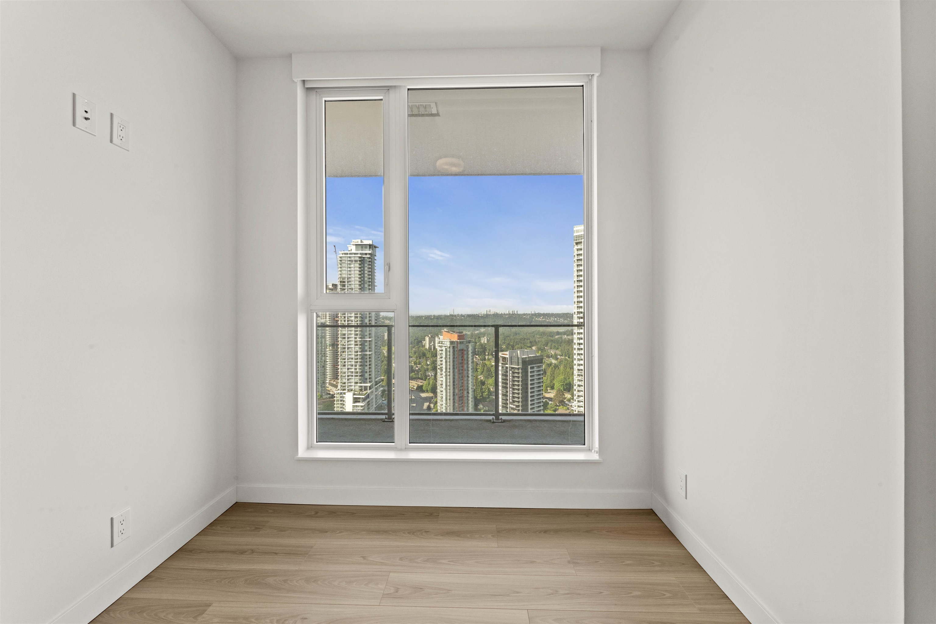 2901 567 CLARKE ROAD Unit: 2901