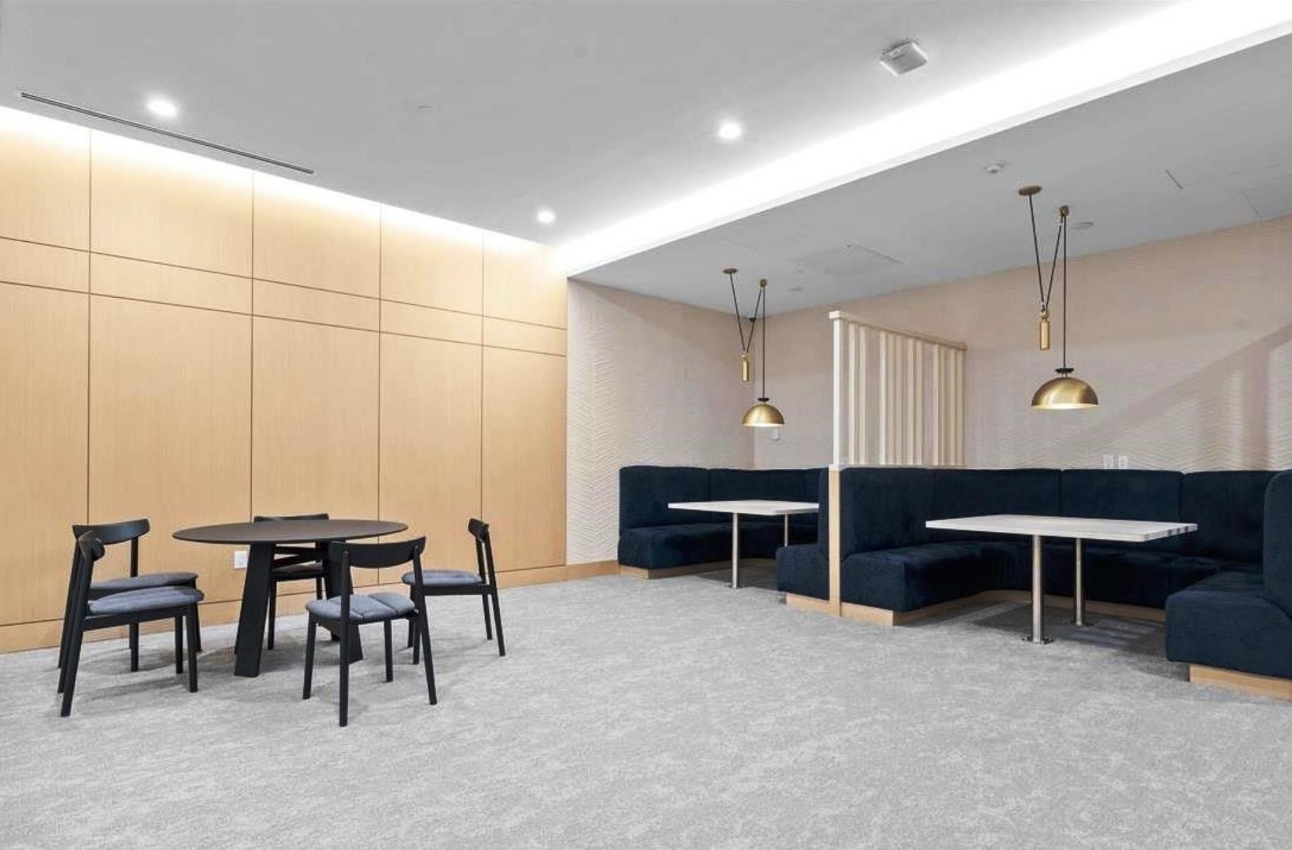 2301 4890 LOUGHEED HIGHWAY Unit: 2301