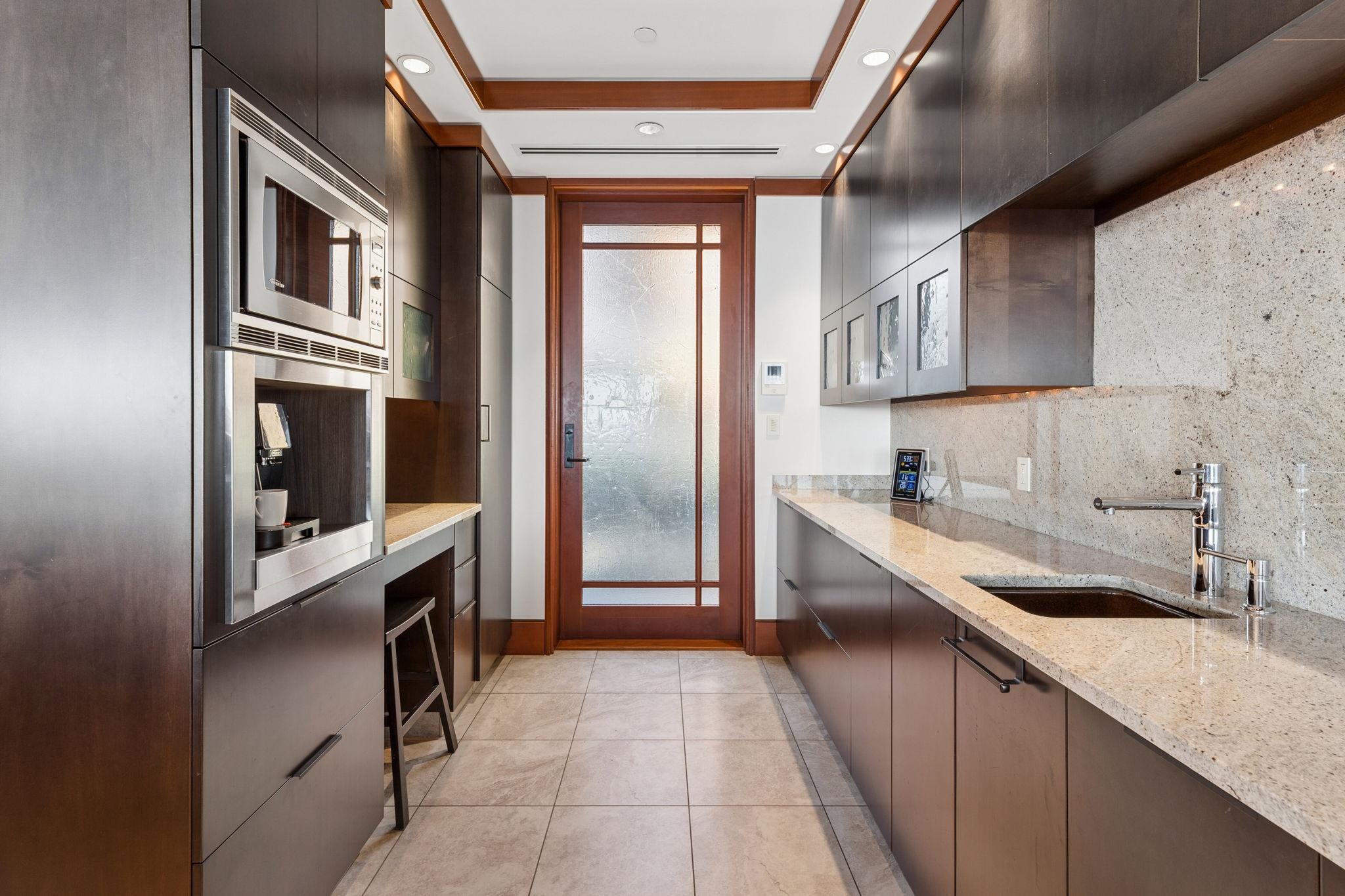 3673 SUNSET LANE