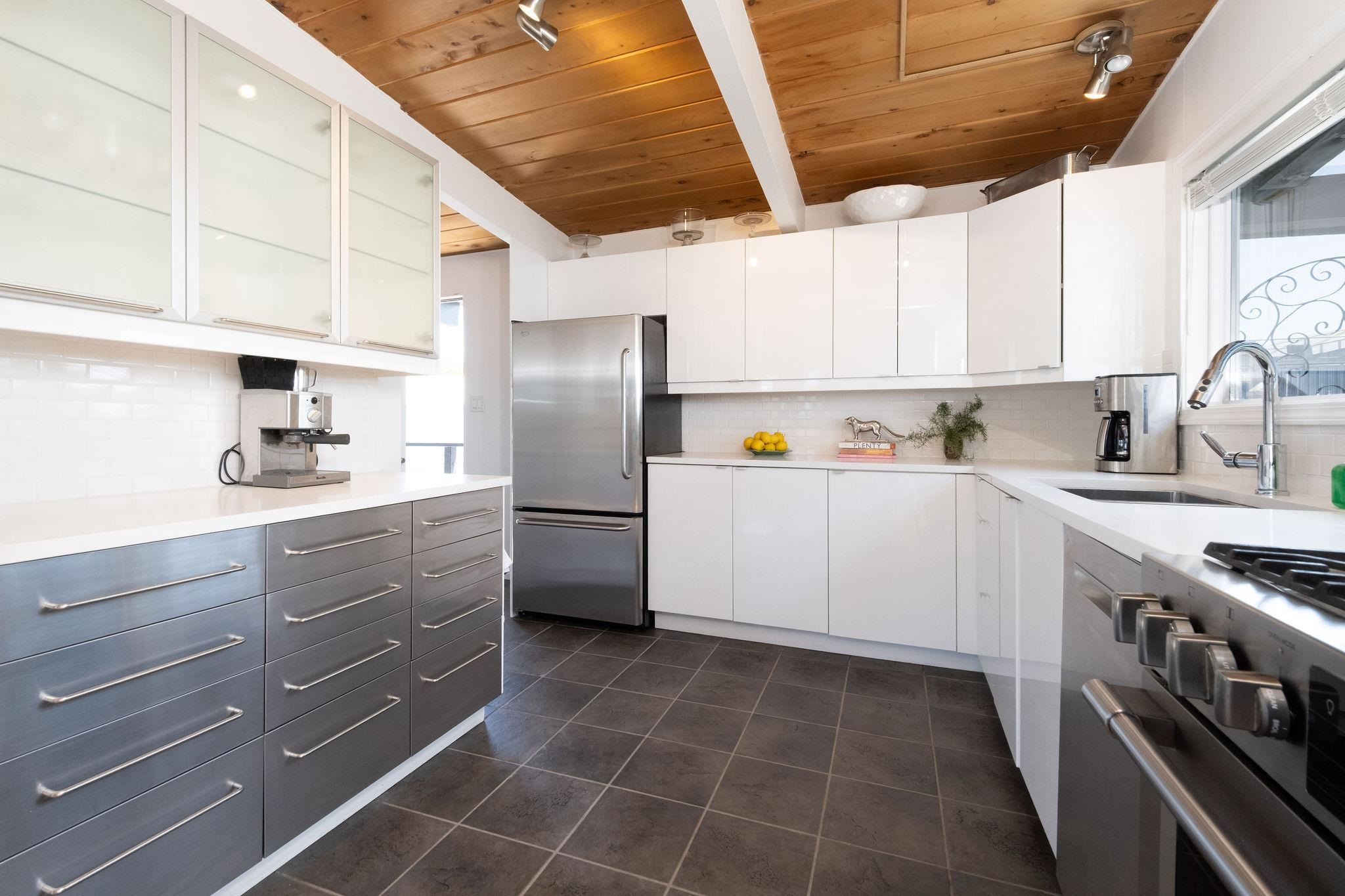 A27 415 W ESPLANADE AVENUE Unit: A27