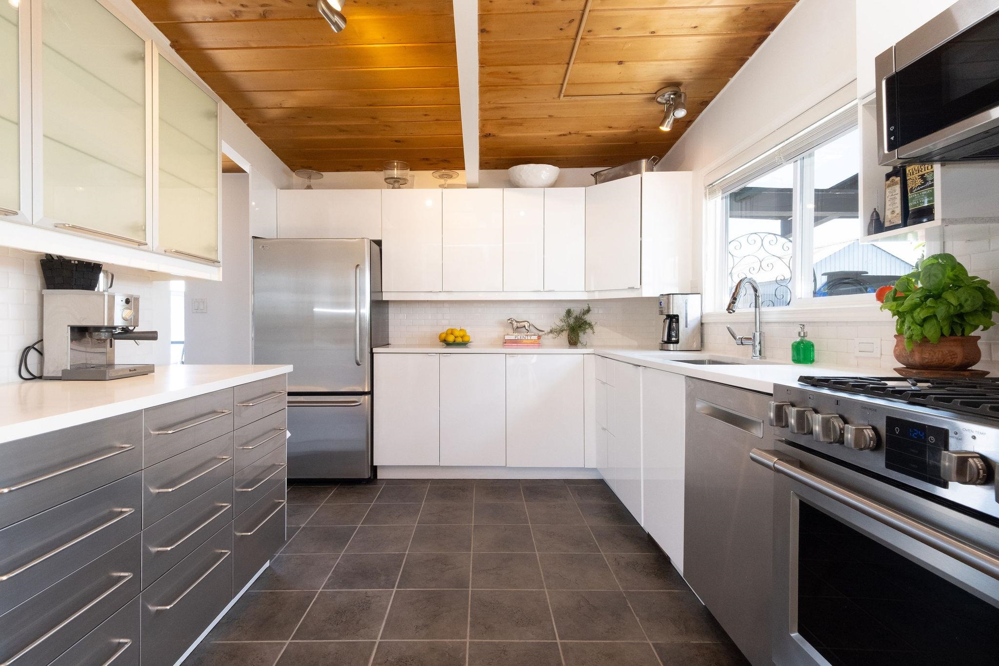 A27 415 W ESPLANADE AVENUE Unit: A27