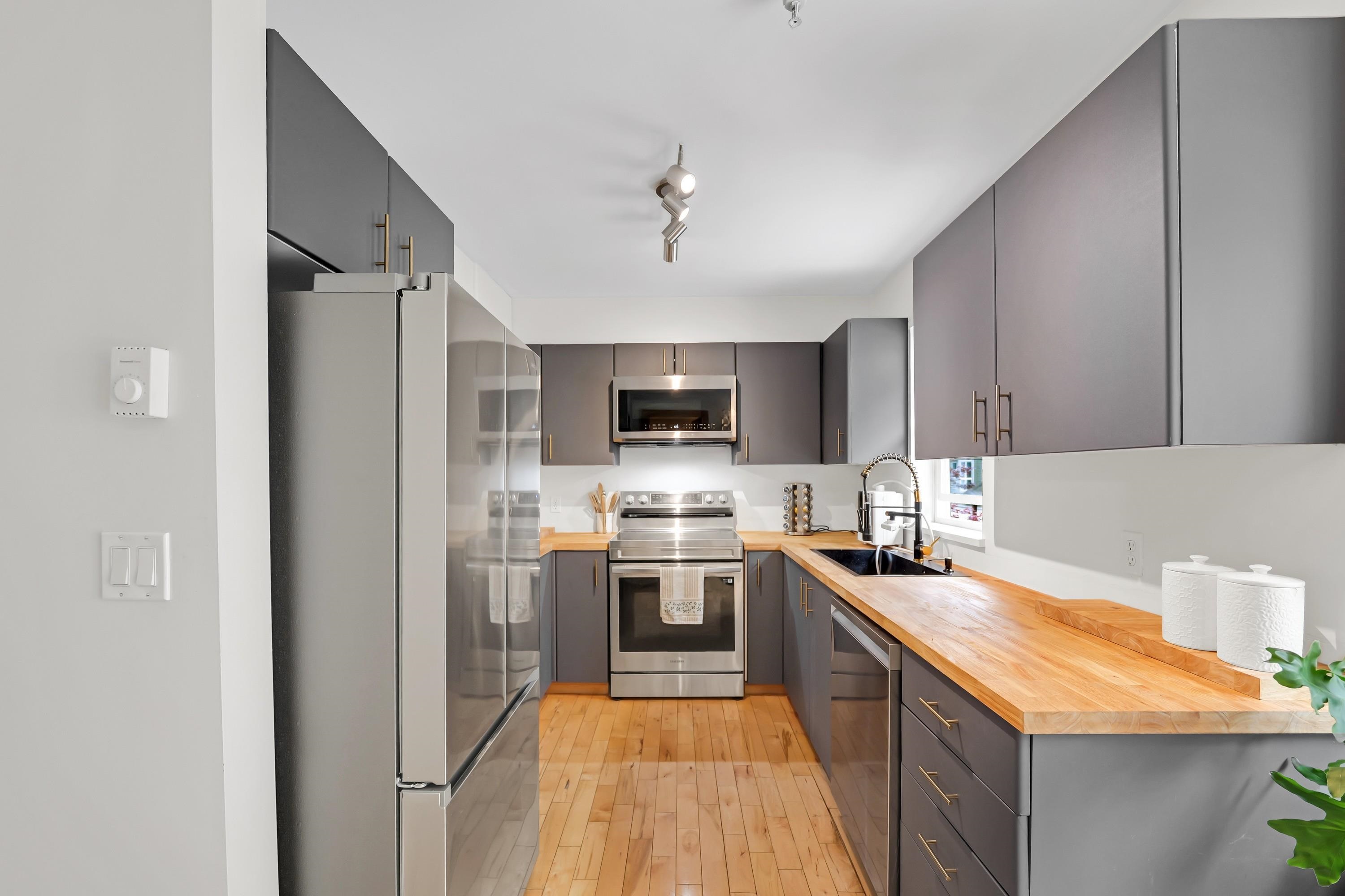 21 1400 PARK STREET Unit: 21
