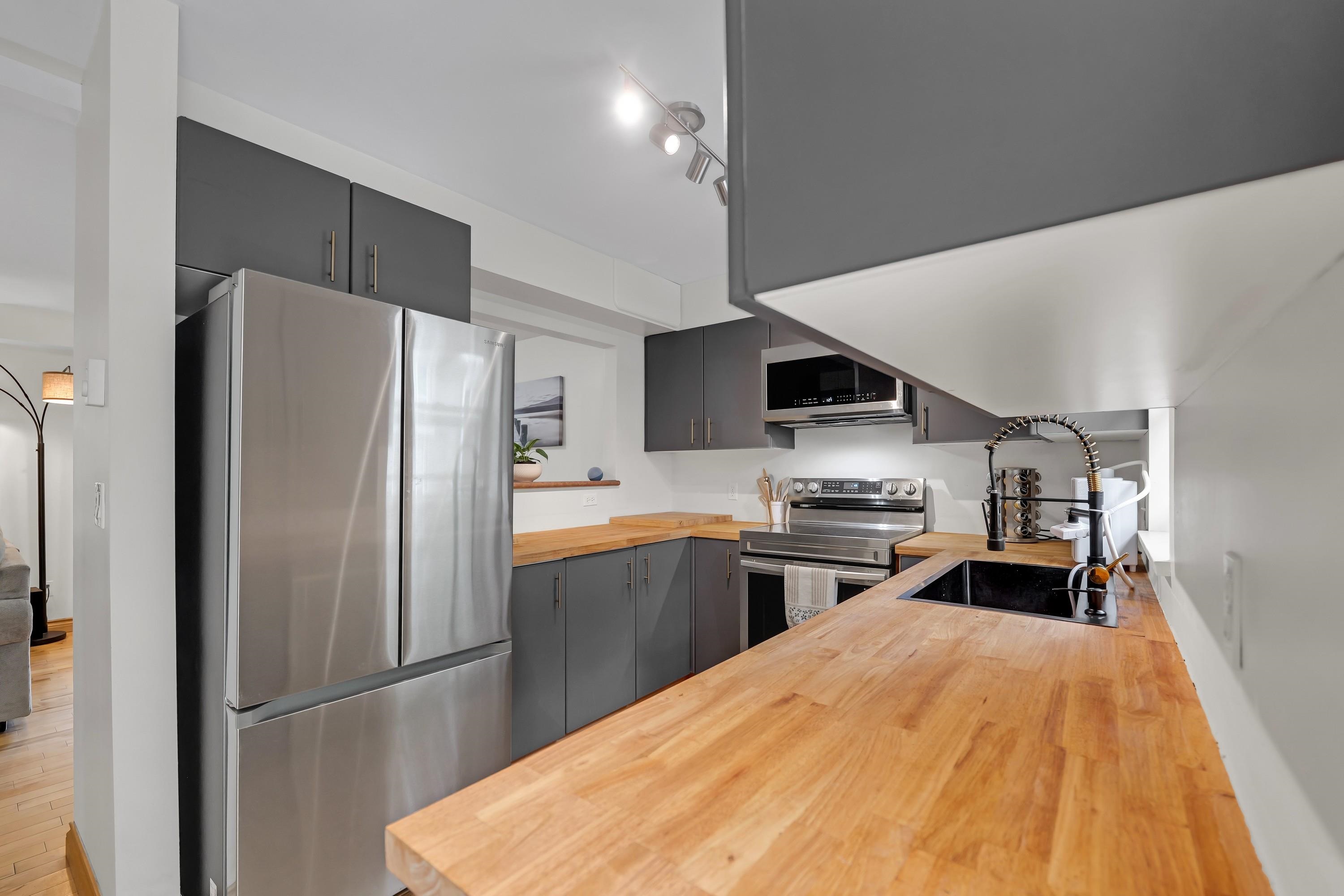 21 1400 PARK STREET Unit: 21