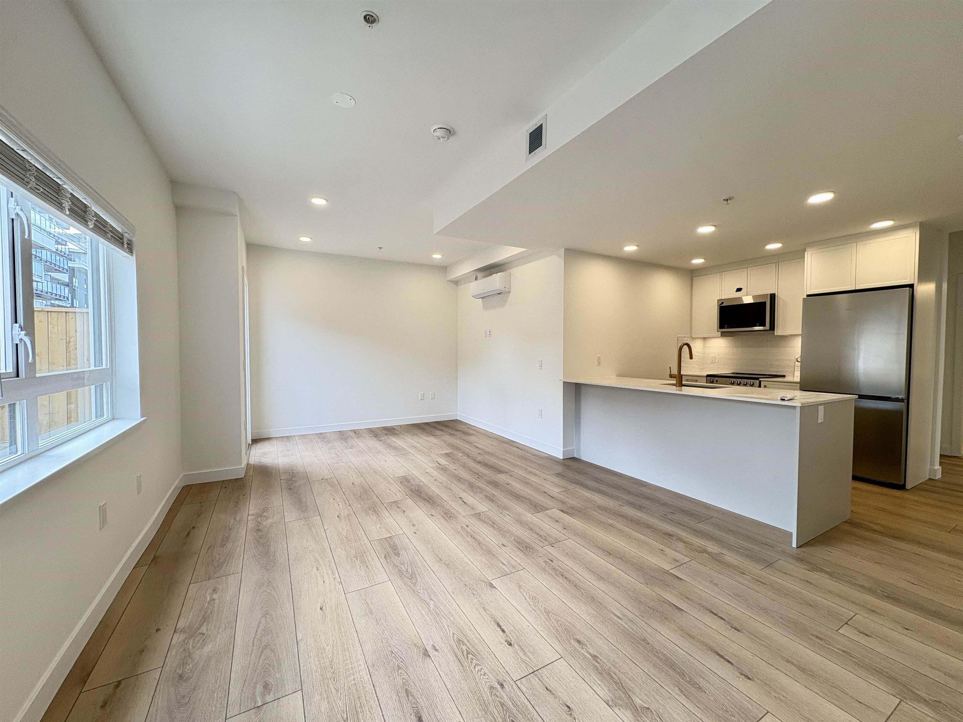 14 728 LEA AVENUE Unit: 14