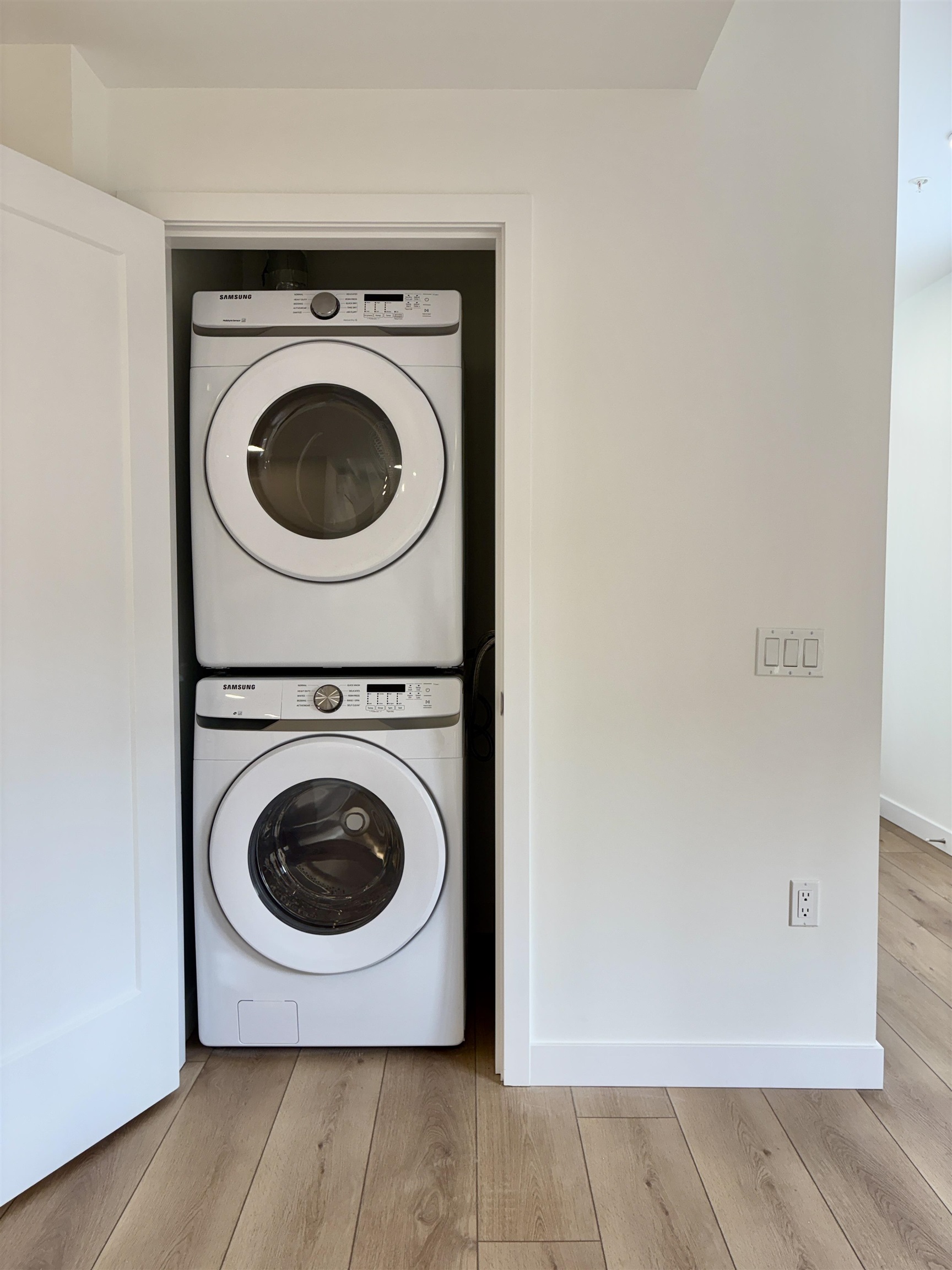 14 728 LEA AVENUE Unit: 14