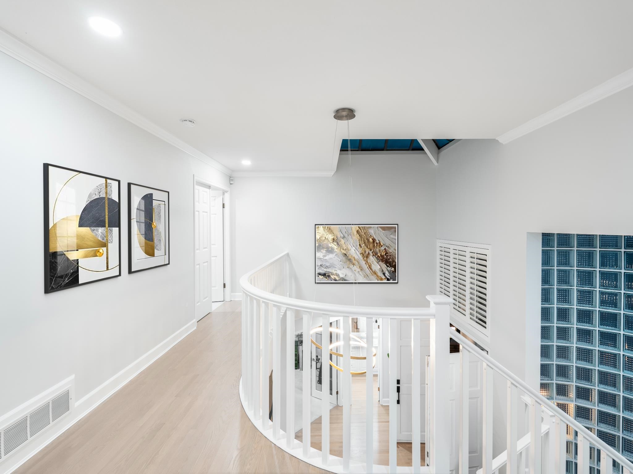 816 ANDERSON CRESCENT