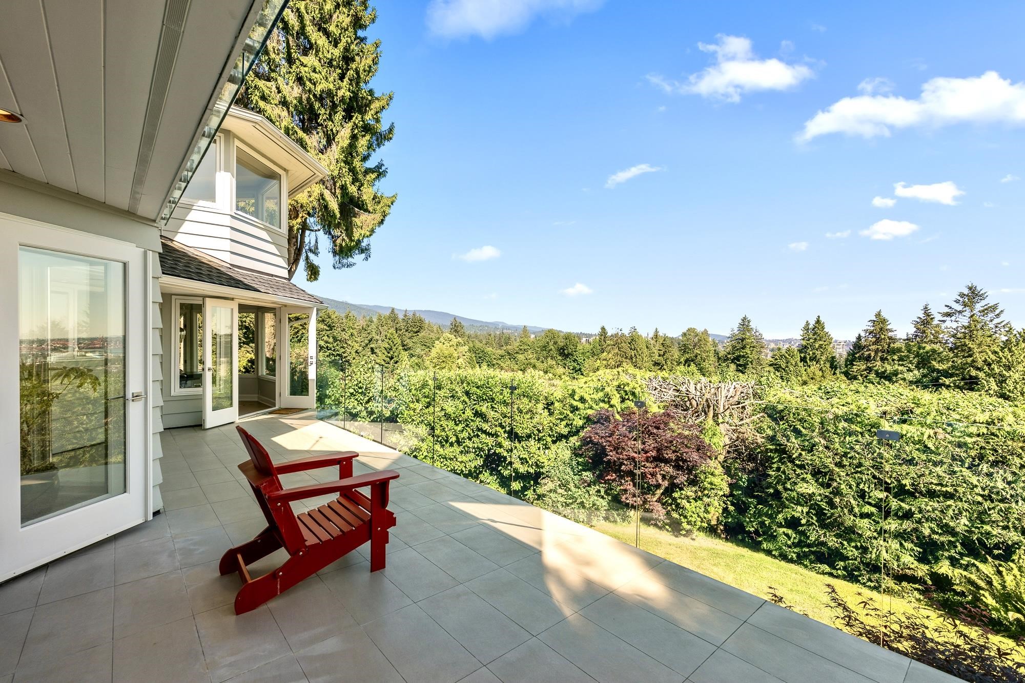 816 ANDERSON CRESCENT