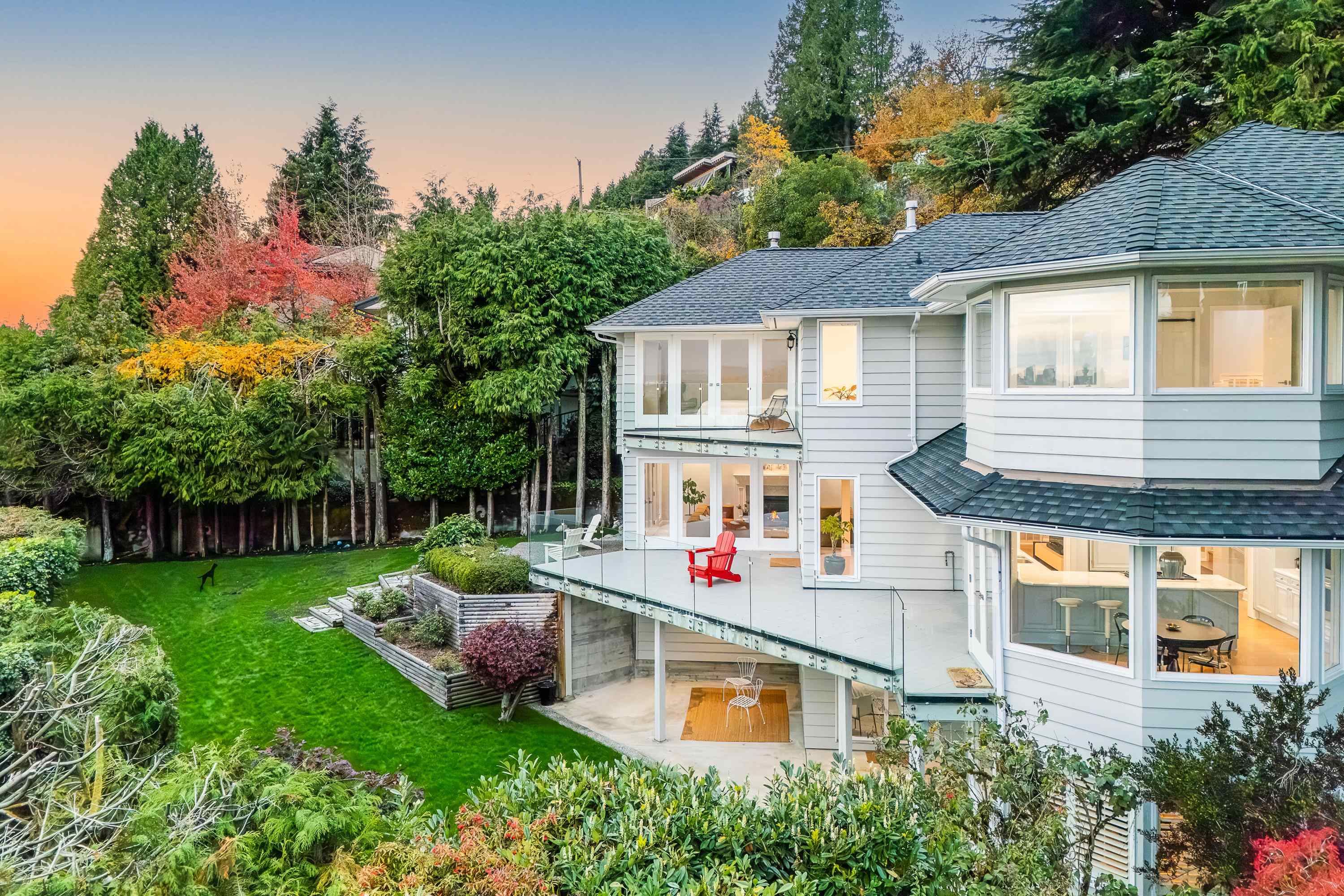 816 ANDERSON CRESCENT