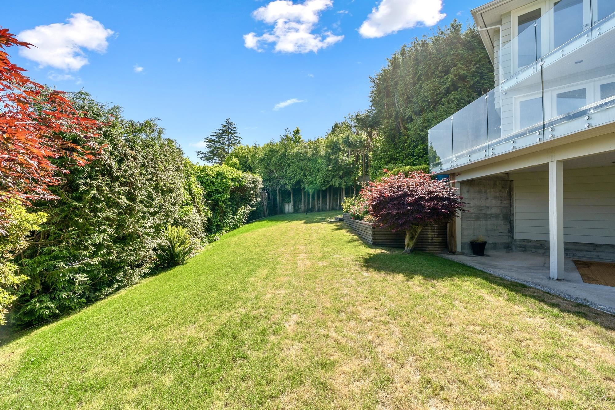 816 ANDERSON CRESCENT