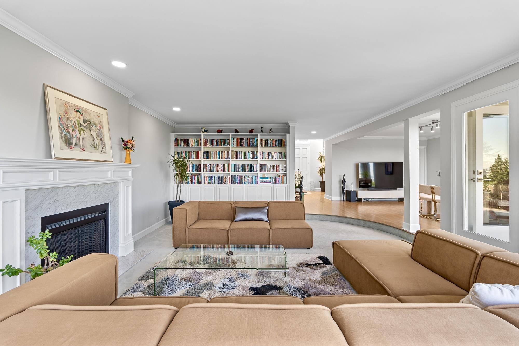 816 ANDERSON CRESCENT