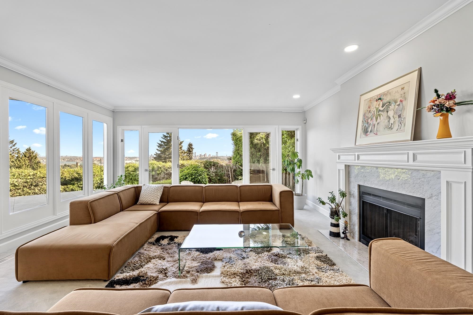 816 ANDERSON CRESCENT