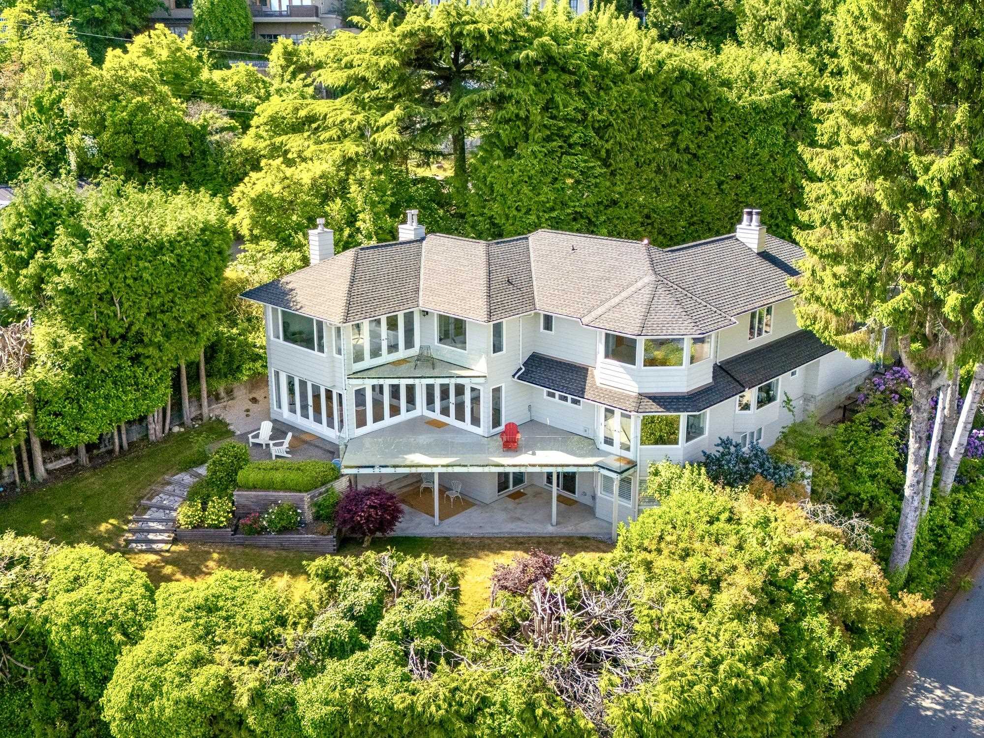816 ANDERSON CRESCENT