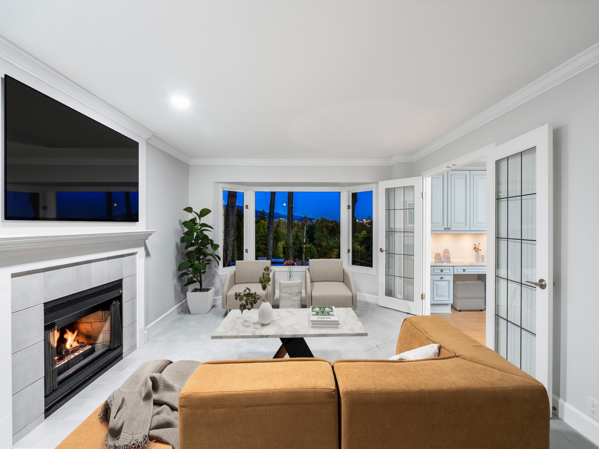 816 ANDERSON CRESCENT