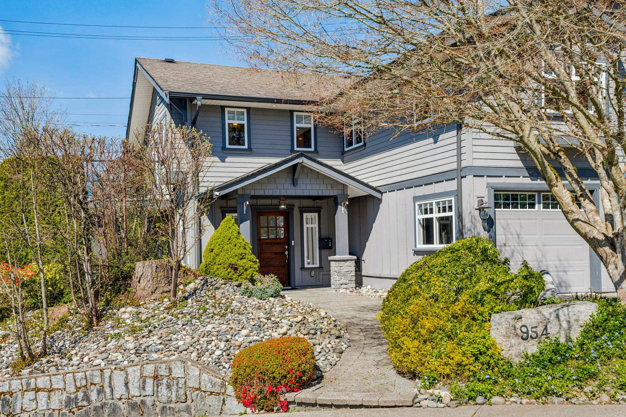 954 TUDOR AVENUE