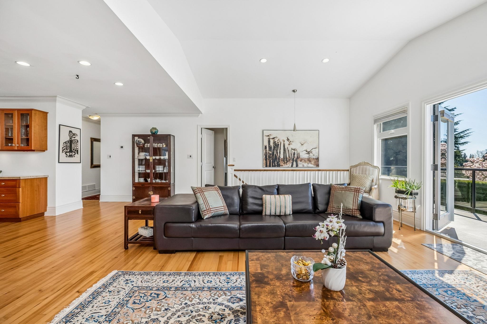 954 TUDOR AVENUE