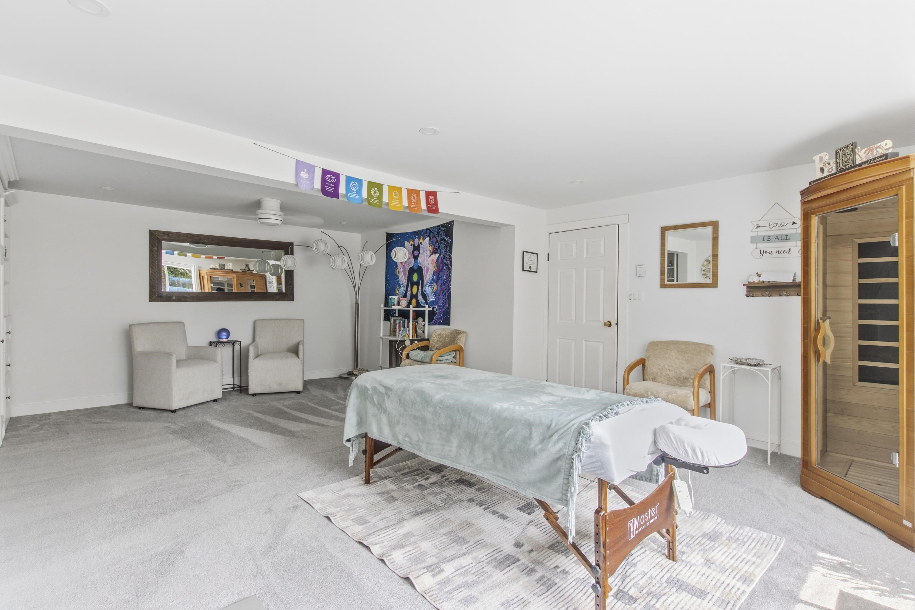 2541 MONTROSE WAY