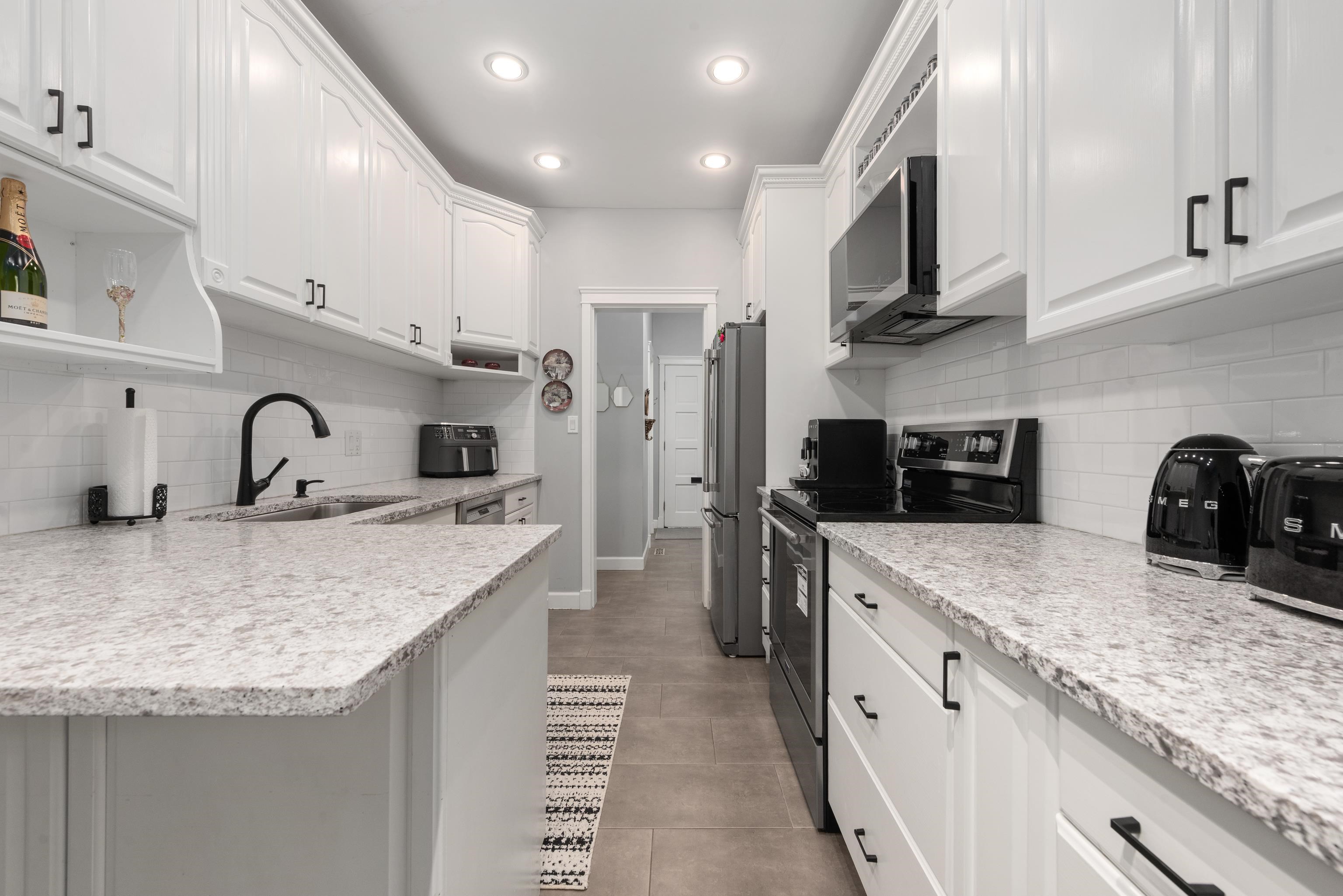 1991 CEDAR VILLAGE CRESCENT