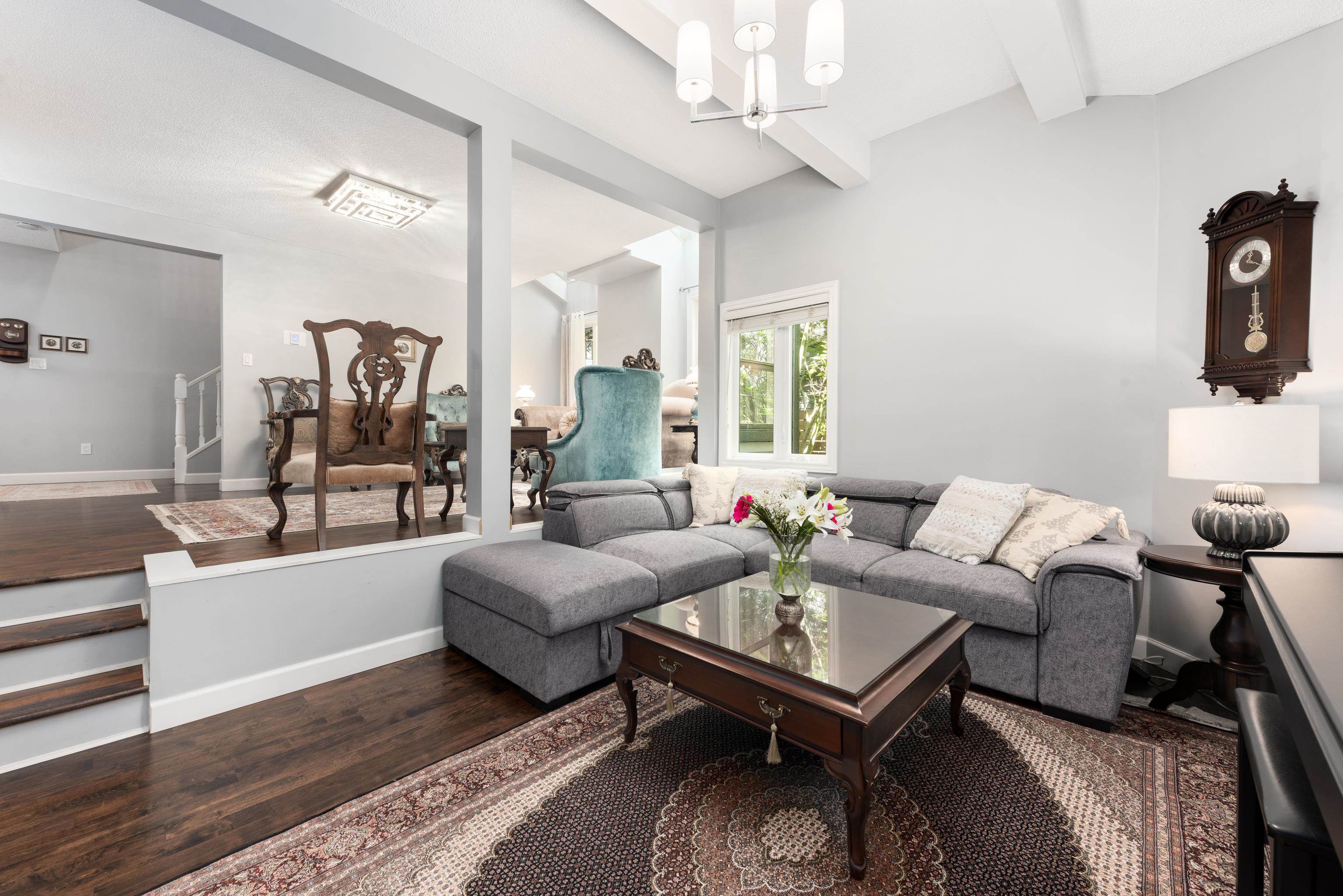 1991 CEDAR VILLAGE CRESCENT
